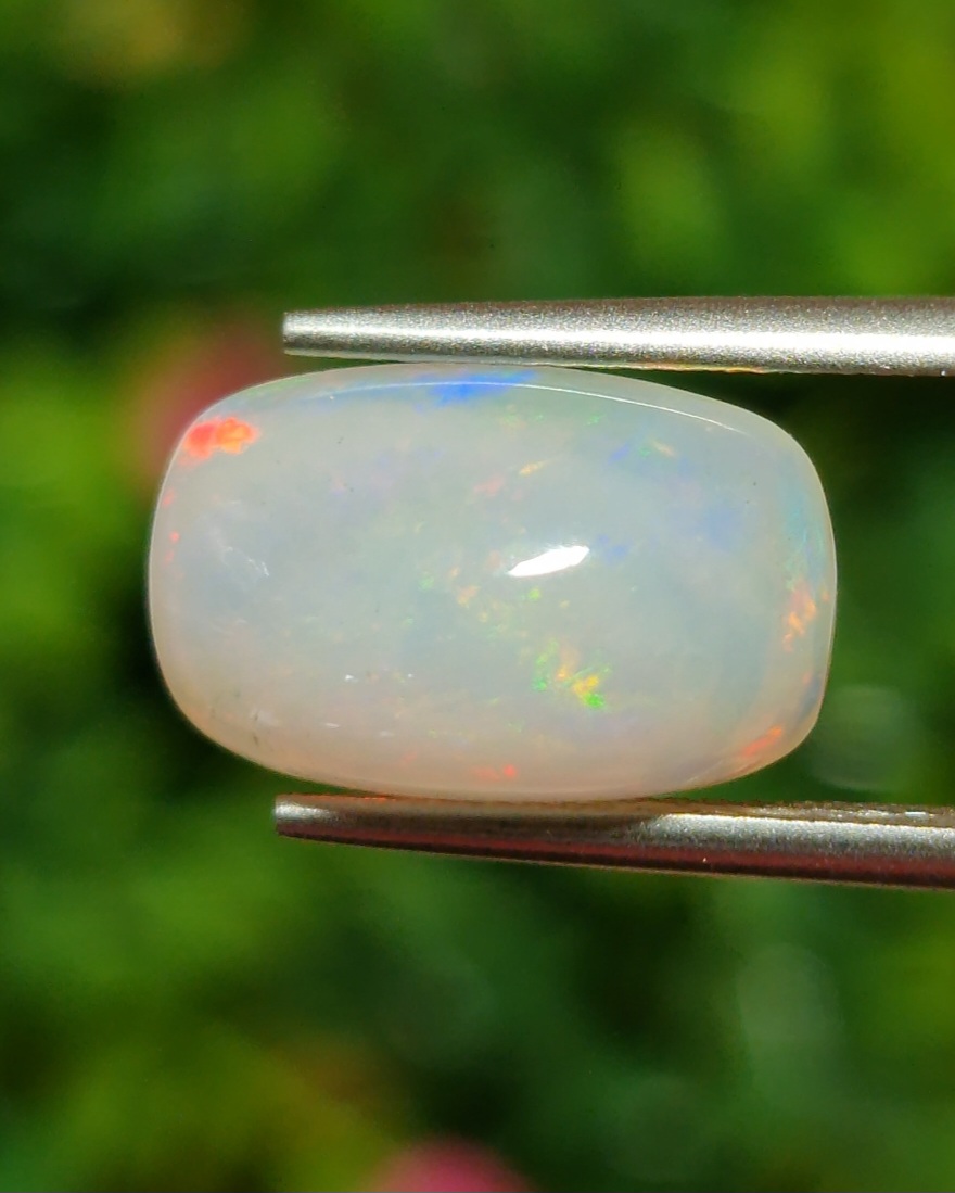 พลอย ไวท์ โอปอล White Opal 5.14 กะรัต (Cts.) พลอยแท้ อัญมณีมงคลประจําวันเกิด เครื่องประดับพลอย