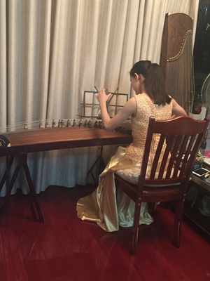 Pre-order ชุดราตรียาว แขนกุด คอกลม ปักดิ้นช่วงอก แต่งผ้าคาดเอว กระโปรงซาติน พริ้วสวย มีซิป