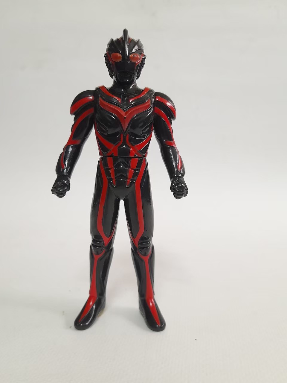 ซอฟ 5-5.5 นิ้ว ดาค์คซากิ จากอุลตร้าแมนเนกซัส ขนาดตามรูปมือสองสภาพดีมีรอยบ้าง มีปั๊ม