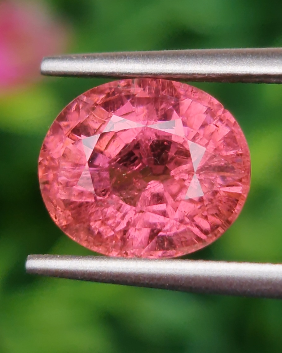 พลอย ชมพู พิ้งค์ ทัวร์มารีน (Pink Tourmaline) 4.06 กะรัต (Cts.) อัญมณีมงคลประจําวันเกิด เครื่องประดับพลอย