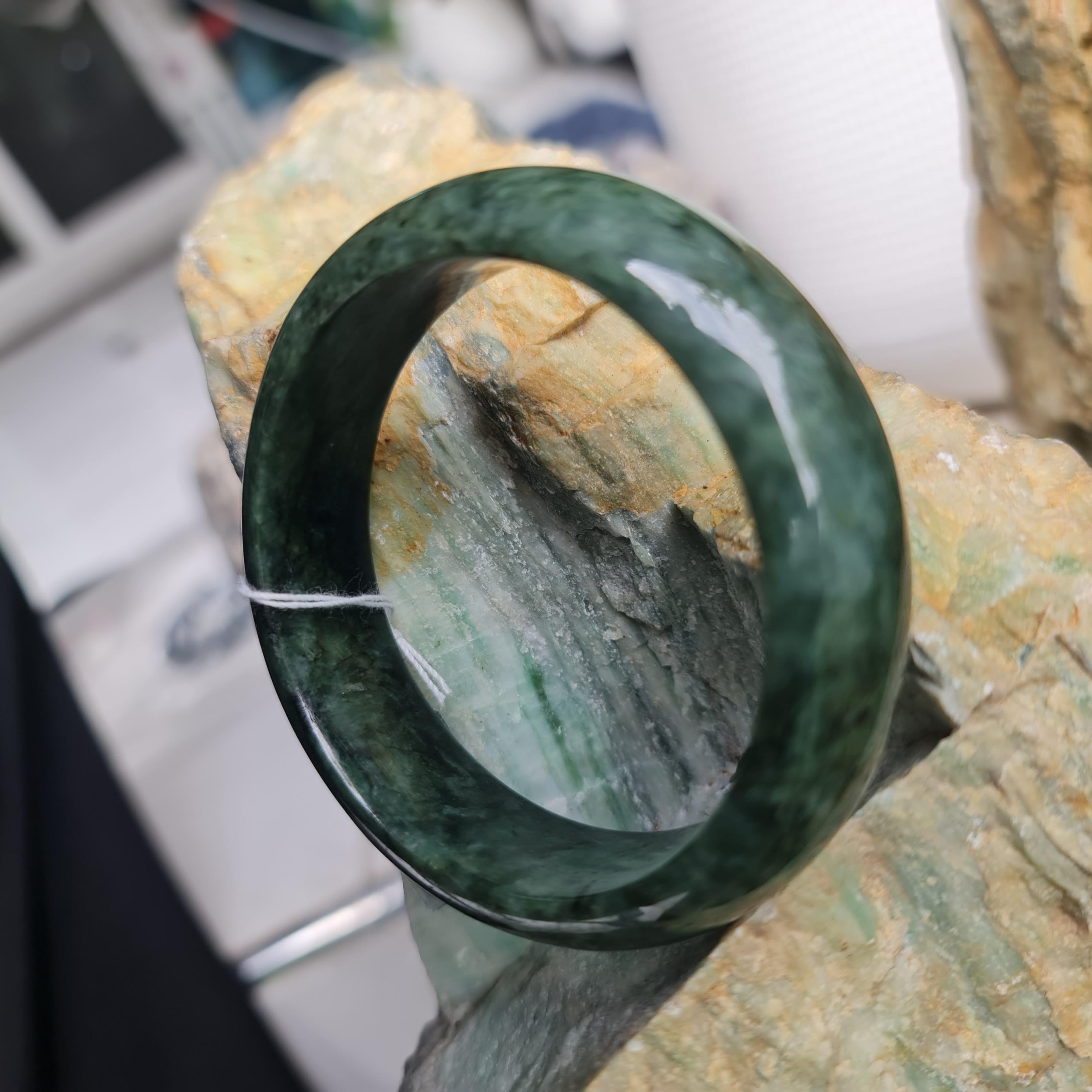 JB6804070 หยก พม่า แท้ Jade กำไลหยก 57.0 มม. (Jadeite bracelet) พม่า (Myanmar)