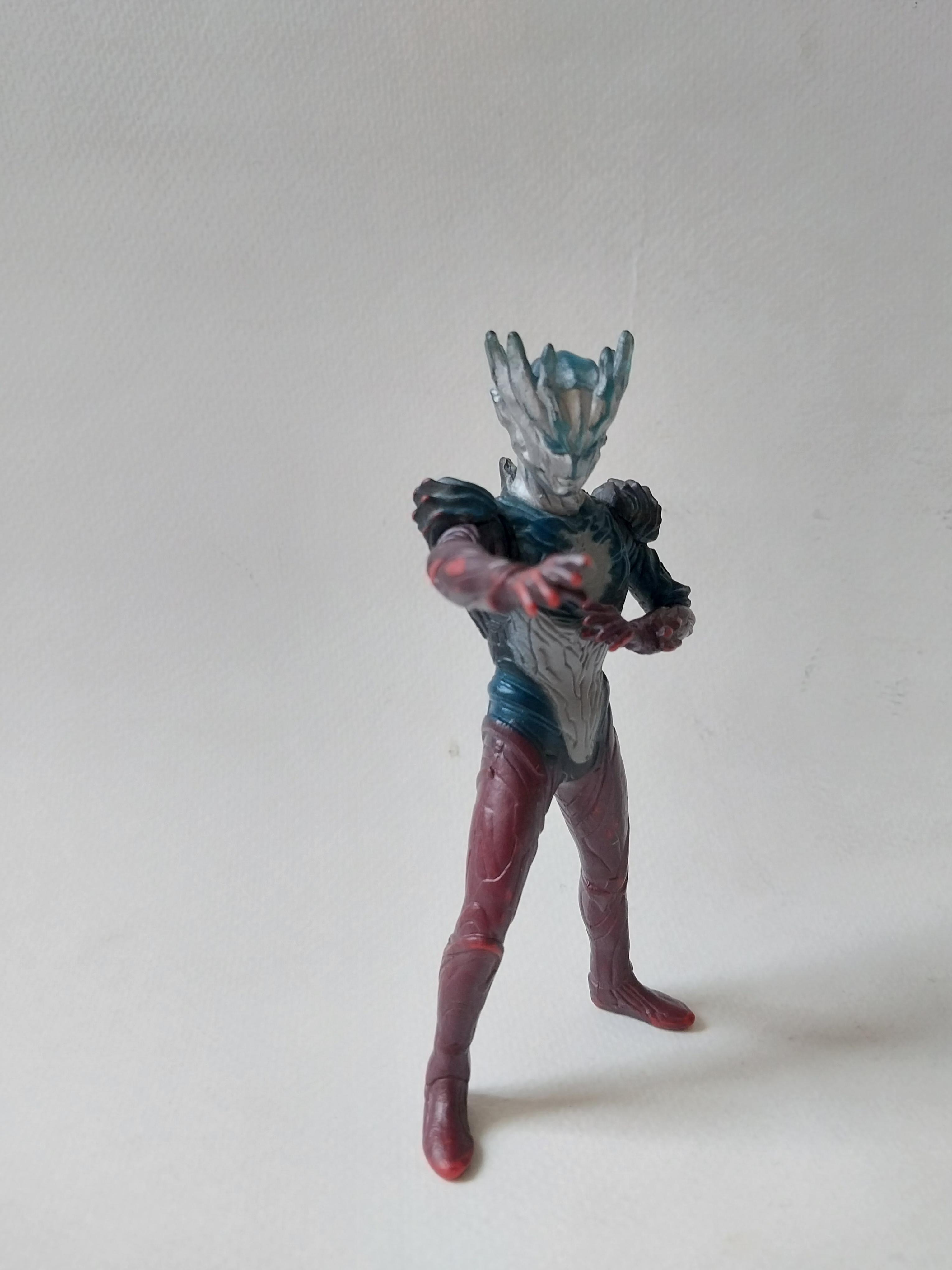 ฟิกเกอร์ ยางตัน ขนาดตามรูป งานจีน อุลตร้าแมนซาก้า ร่างรวม อุลตร้าแมนไดน่า, ซีโร่ และ คอสมอส สภาพดี มีรอยถลอกบ้าง