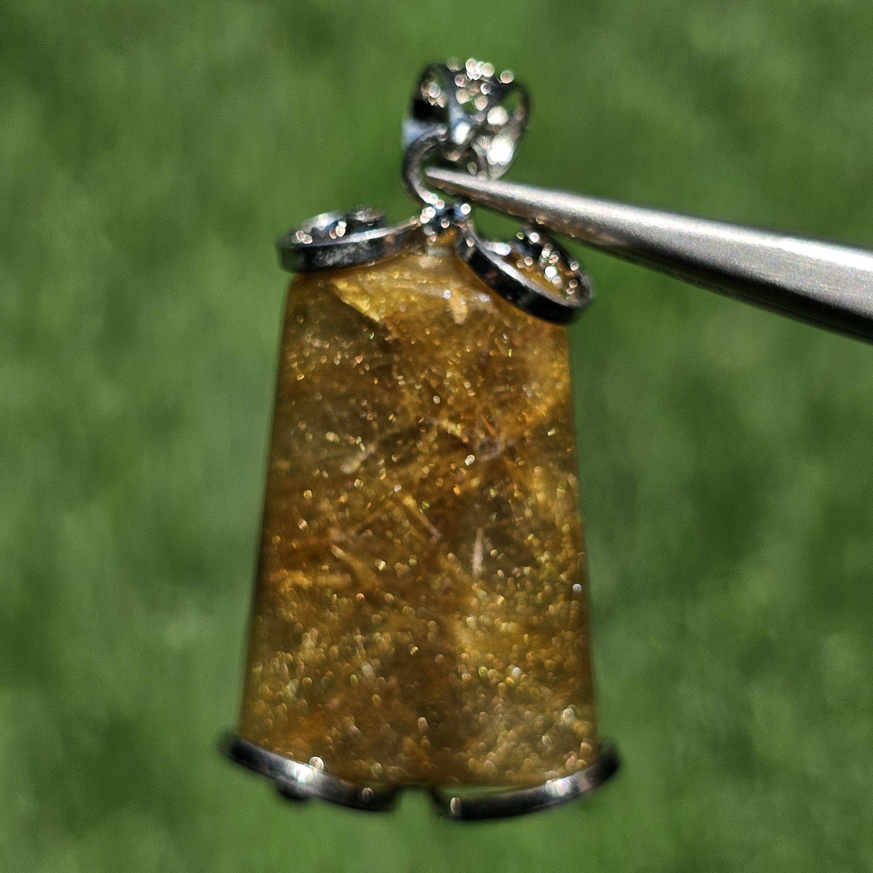 จี้ไหมทอง (Golden Rutilated Quartz) 52.63 กะรัต Cts. พลอยแท้ อัญมณีมงคลประจําวันเกิด เครื่องประดับพลอย