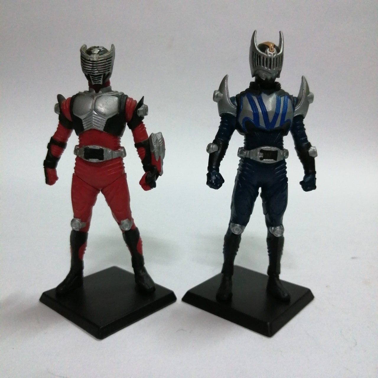 กาชาปองยืนฐานไรเดอร์ริวคิ กับ ไรเดอร์ไนท์ ของครบสภาพดี ขายคู่