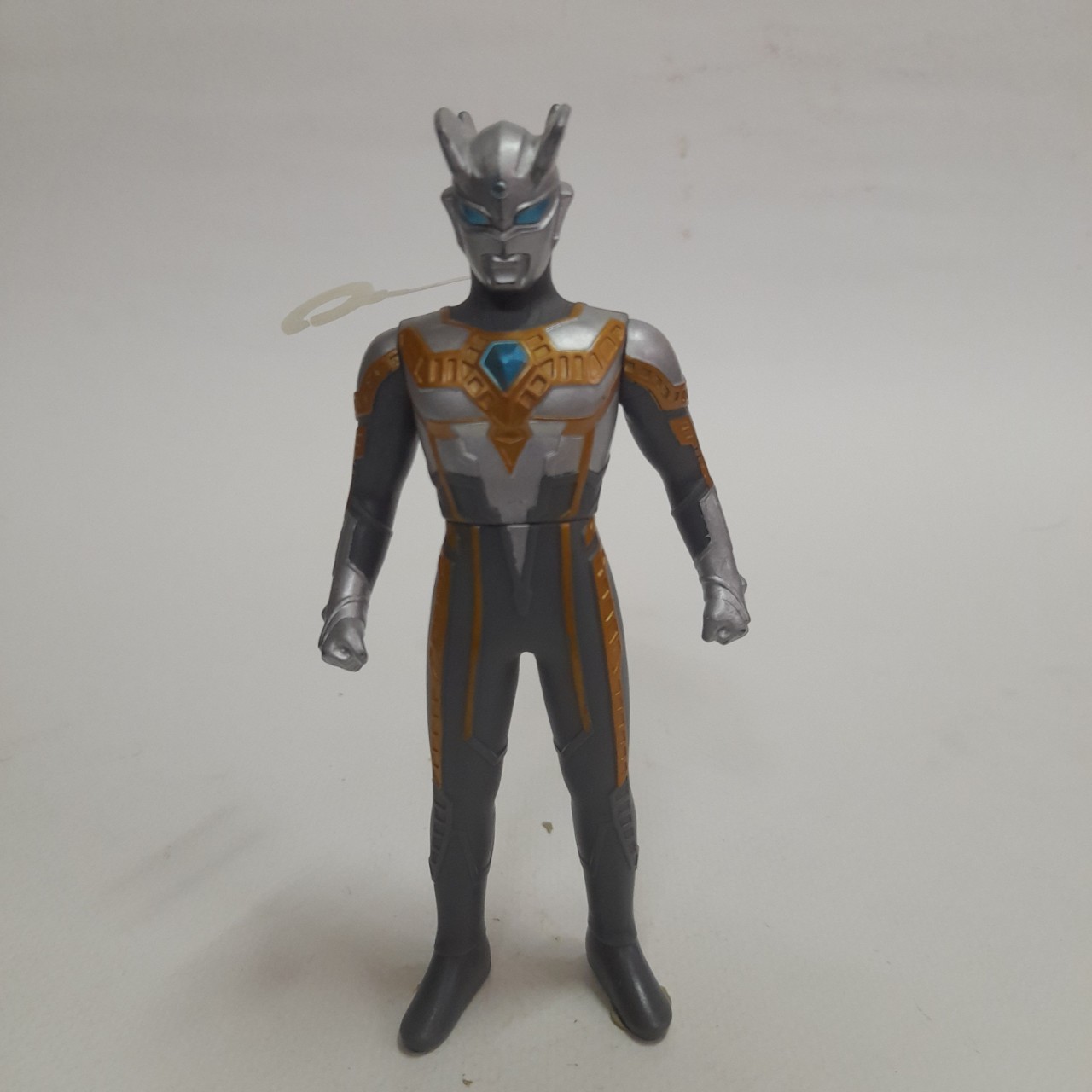 ซอฟ5นิ้ว อุลตร้าแมนซีโร่ ร่างอัลติเมทไชนิ่ง มือสองสภาพดีมีรอยบ้าง