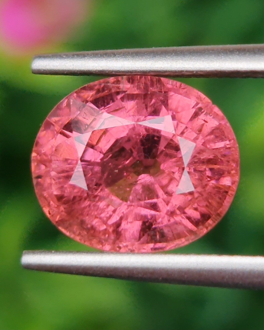 พลอย ชมพู พิ้งค์ ทัวร์มารีน (Pink Tourmaline) 4.06 กะรัต (Cts.) อัญมณีมงคลประจําวันเกิด เครื่องประดับพลอย