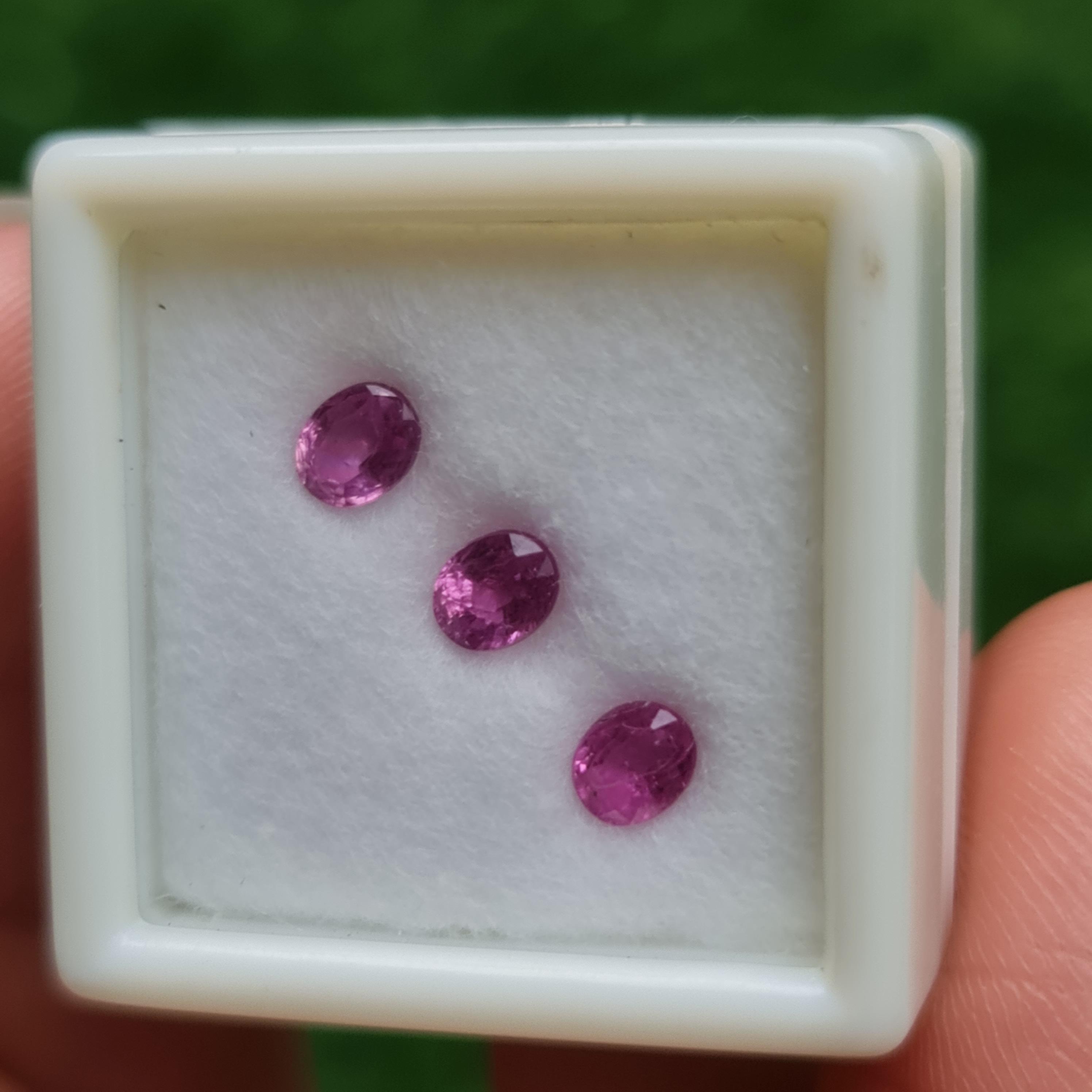 พลอย ชมพู พิ้ง แซฟไฟร์ Pink Sapphire 1.10 กะรัต (Cts.) พลอยแท้ อัญมณีมงคลประจําวันเกิด เครื่องประดับพลอย