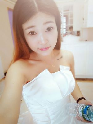 ชุดแต่งงาน เกาะอก จับเดรป เชือกผูกหลัง