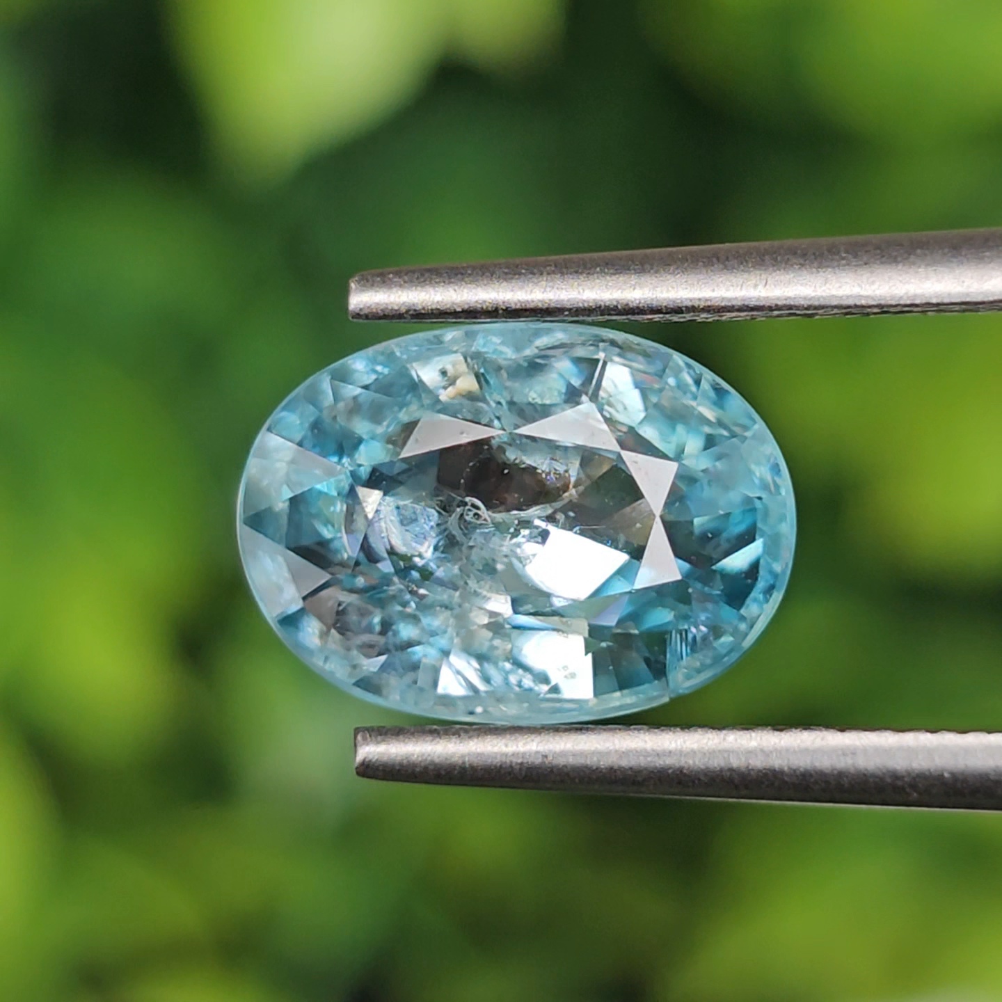 พลอย เพทาย (Zircon) 4.26 กะรัต (Cts.) พลอยแท้ อัญมณีมงคลประจําวันเกิด เครื่องประดับพลอย