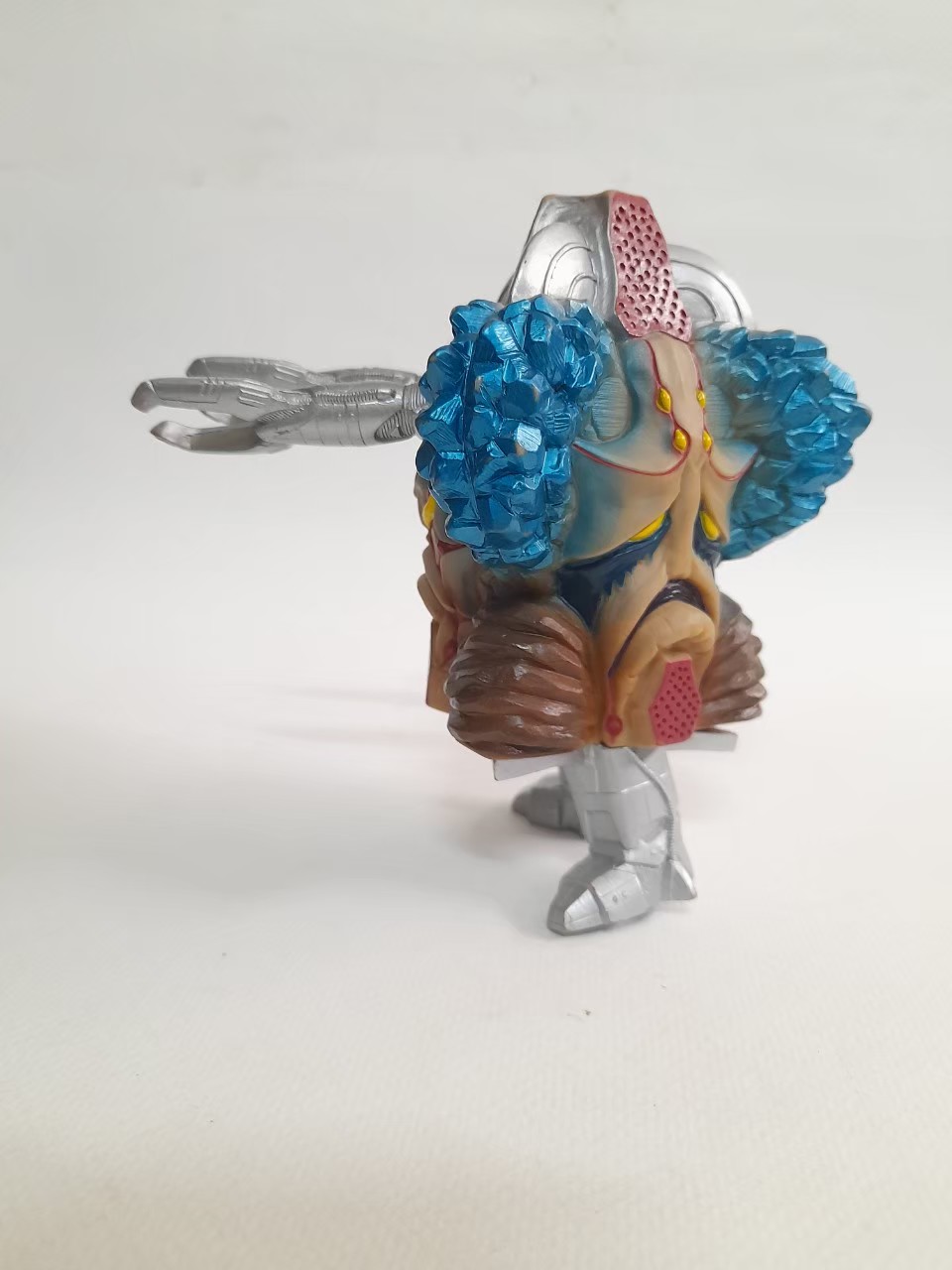 มีหลายภาพ,ซอฟ 6-6.5นิ้ว สัตว์ประหลาด การาอ้อน จากอุลตร้าแมนไดน่า ขนาดตามรูปมือสองสภาพดีมีรอยบ้าง มีปั๊ม