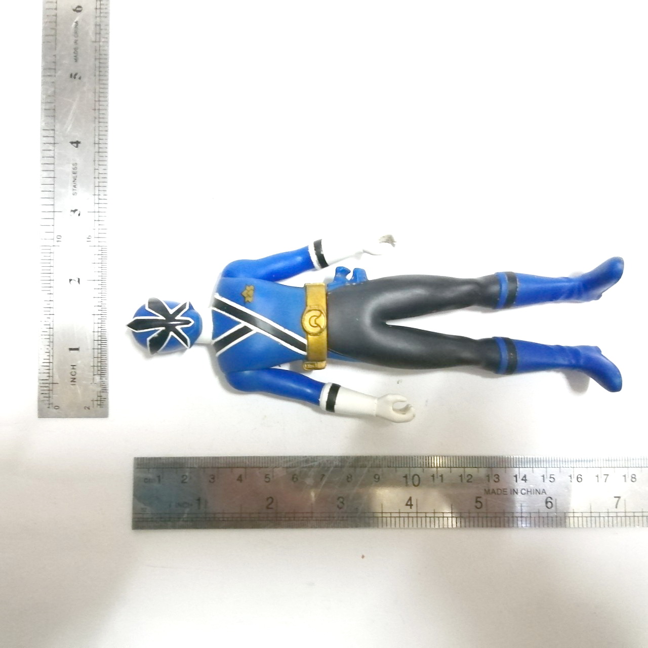 ซอฟ 6.5-7นิ้ว ชินเคนบลู(อิเคงามิ ริวโนะสุเกะ) จากขบวนการ ชินเคนเจอร์ สูงราว 6.5 ถึง7นิ้ว ขนาดตามรูป สภาพมีรอยบ้าง ไม่มีดาบ