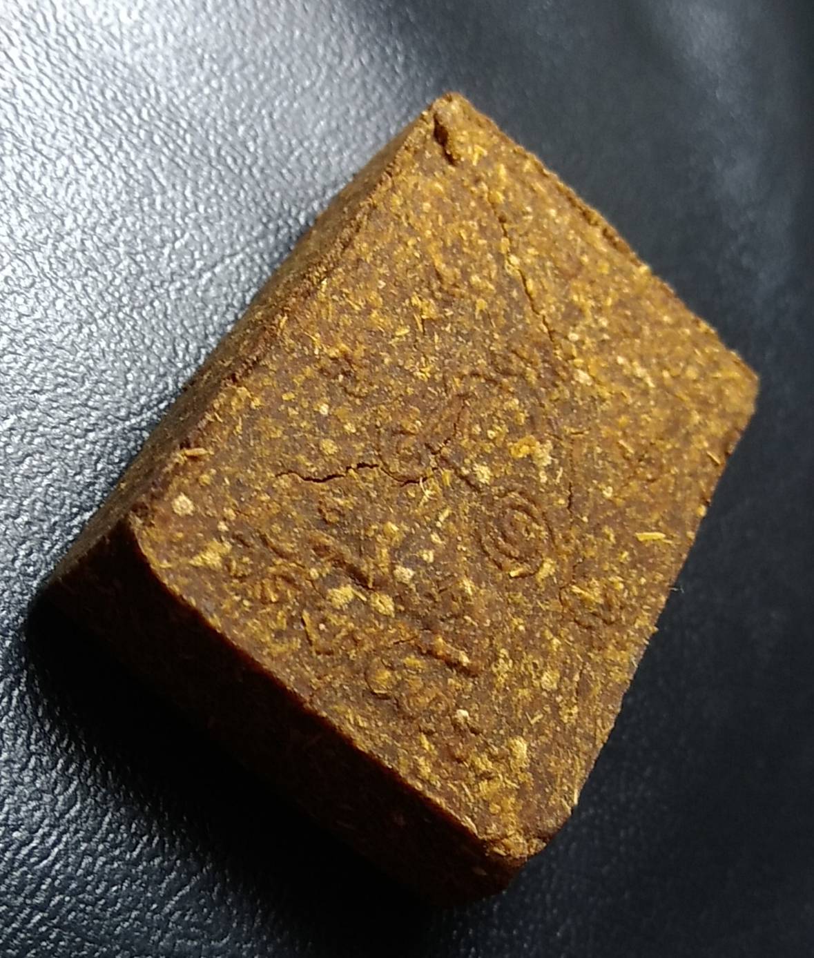 ก058 หลวงพ่อเปิ่น วัดบางพระ พิมพ์รัศมี เนื้อผงว่านยาจินดามณี