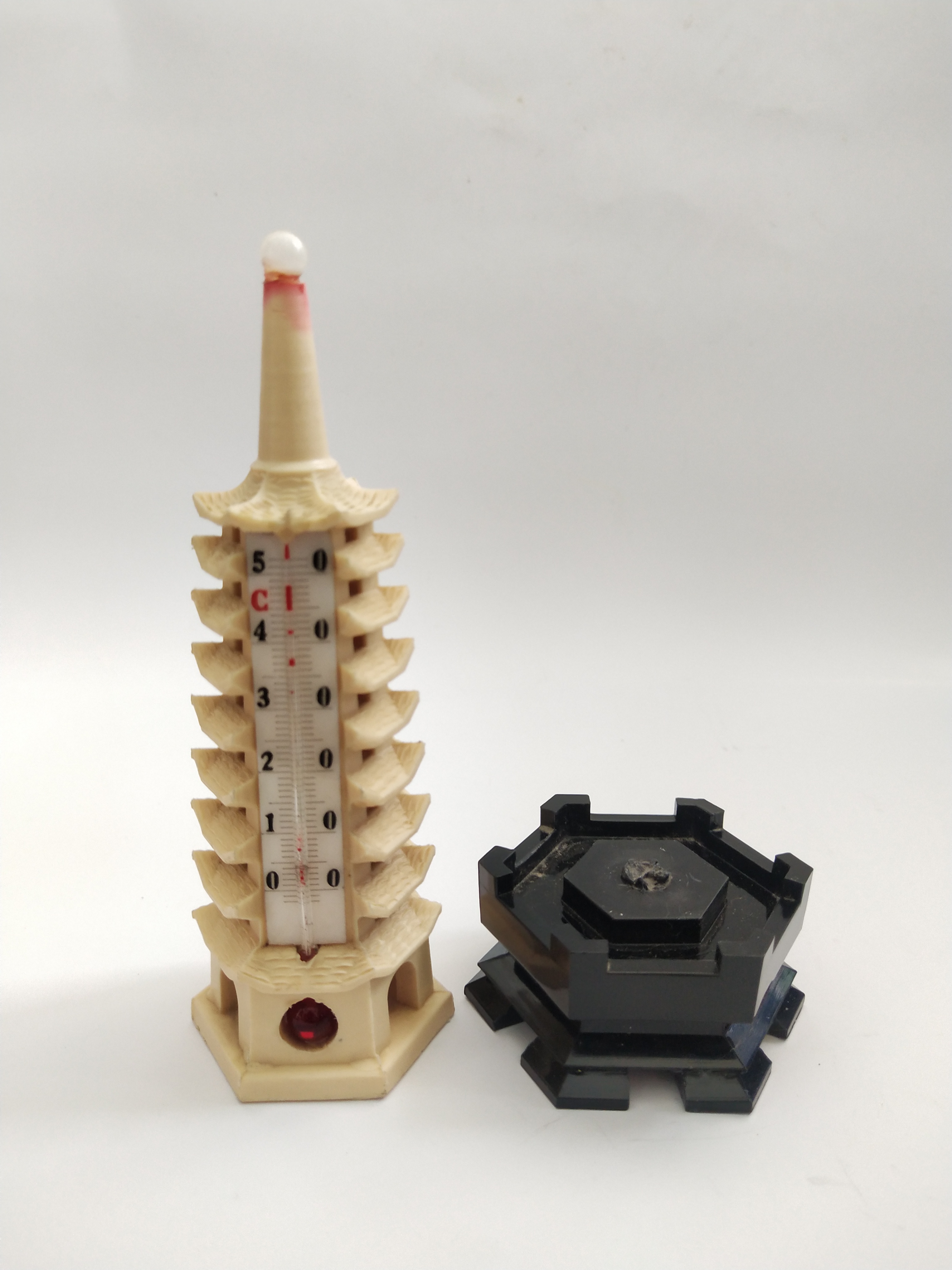 มีหลายภาพ โมเดลเจดีย์ 9 ชั้น เป็นเทอร์โมมิเตอร์ ไม่ได้เช็คสภาพ** สำหรับสะสมเท่านั้น