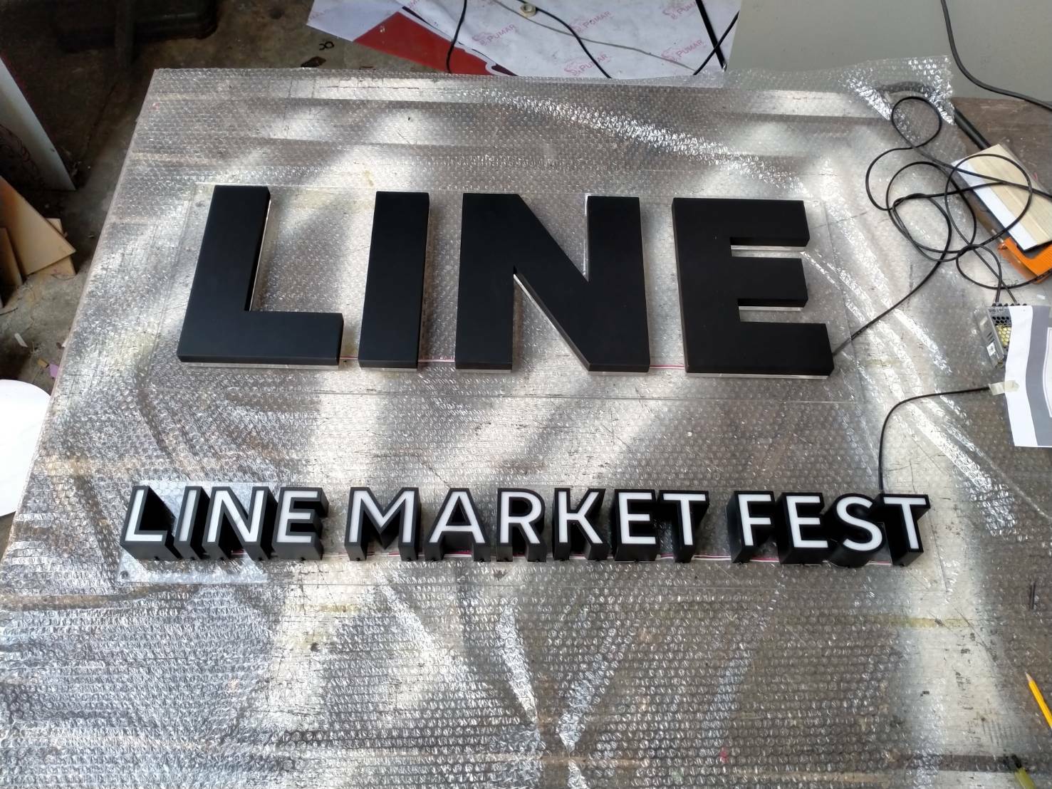 ป้ายกล่องไฟ ป้ายไฟออกหลัง - LINE LINE MARKET FEST
