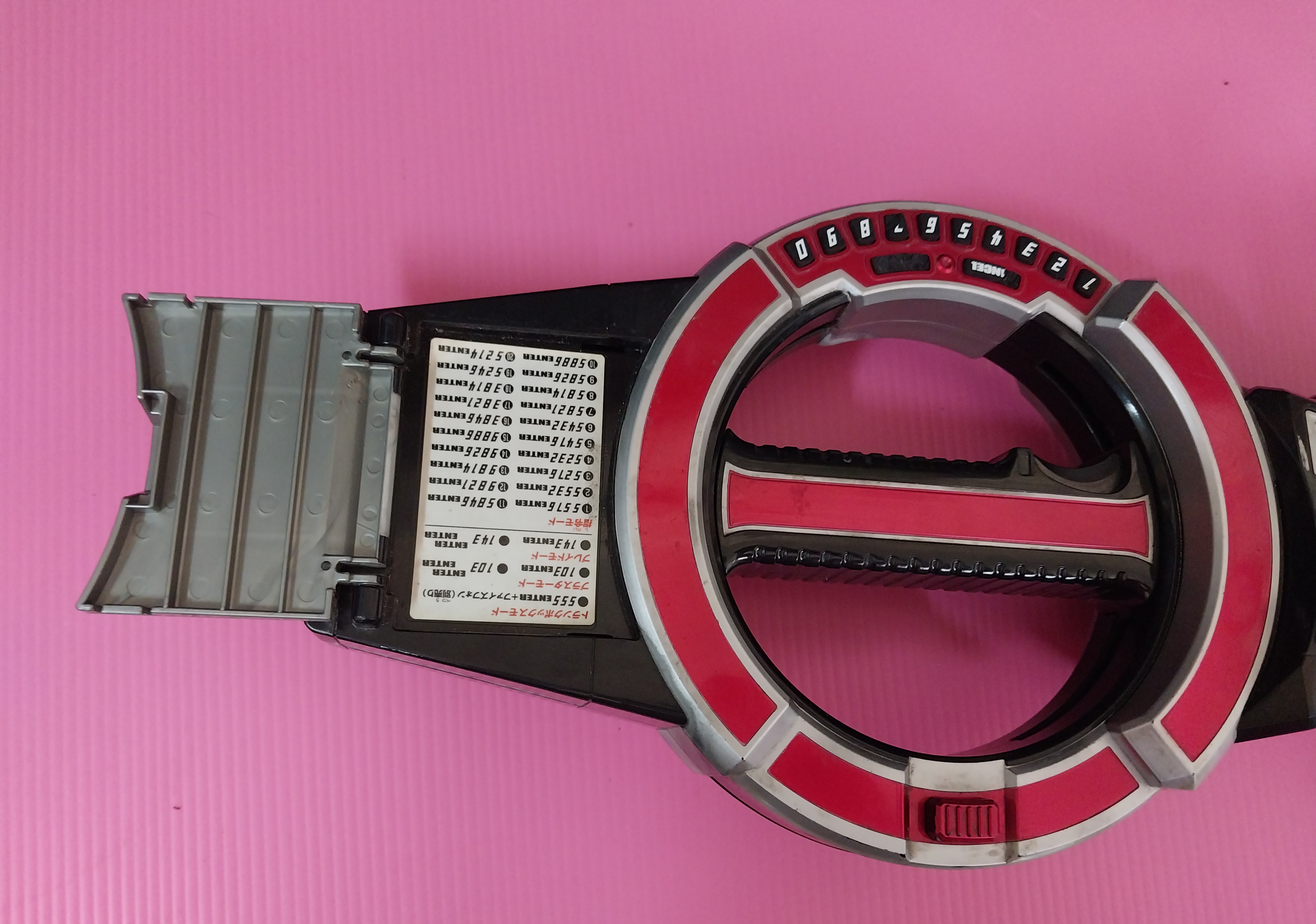 มือ2,มีหลายภาพ, ***ไม่ได้เช็คระบบไฟ, อาวุธของไรเดอร์ไฟซ์ เป็นปืนและดาบ