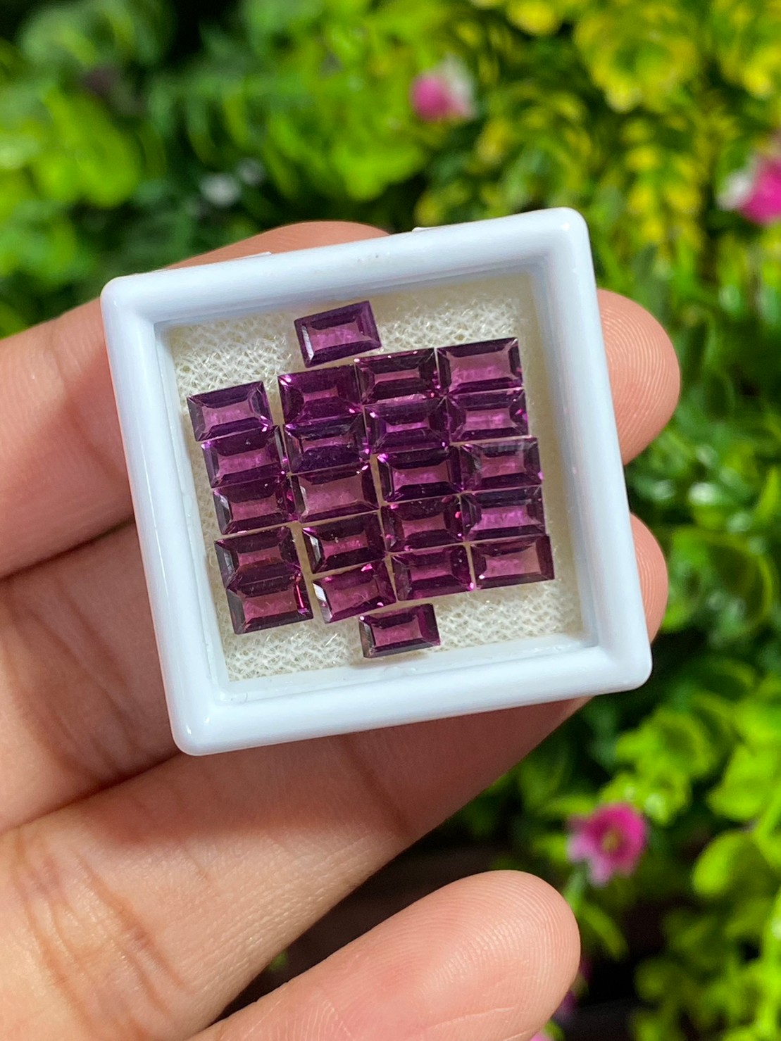 พลอย โรโดไลต์ กาเน็ท Rhodolite Garnet 7.66 กะรัต Cts. 22 เม็ด (Pcs.) พลอยแท้ อัญมณีมงคลประจําวันเกิด เครื่องประดับพลอย