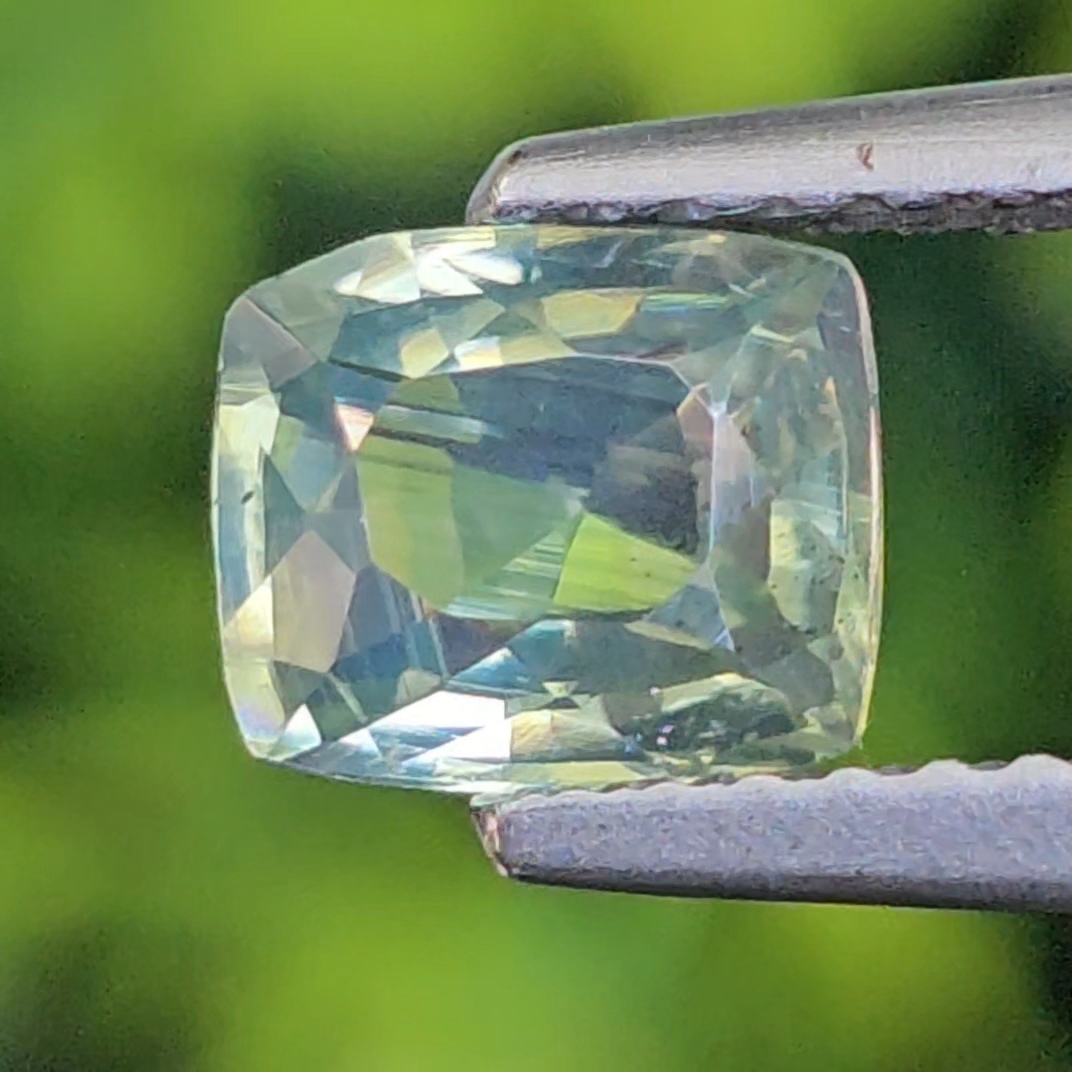 พลอย เพทาย Natural Zircon 1.13 กะรัต (Cts.) ดิบ พลอยแท้อัญมณีมงคล ประจําวันเกิด เครื่องประดับพลอย