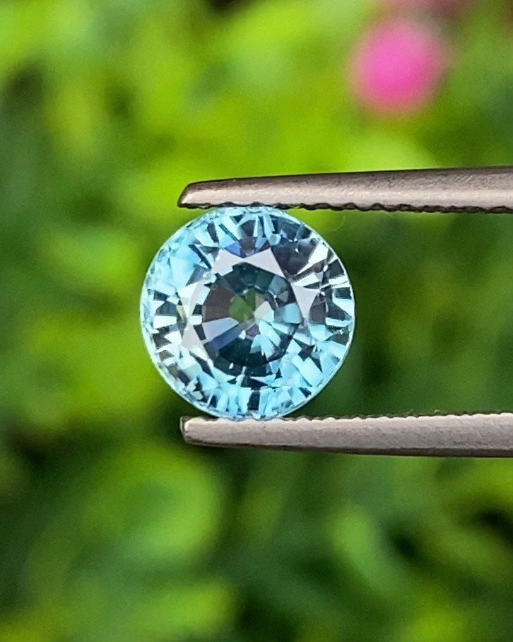 พลอย เพทาย Natural Zircon 2.33 กะรัต (Cts.) พลอยแท้อัญมณีมงคล ประจําวันเกิด เครื่องประดับพลอย