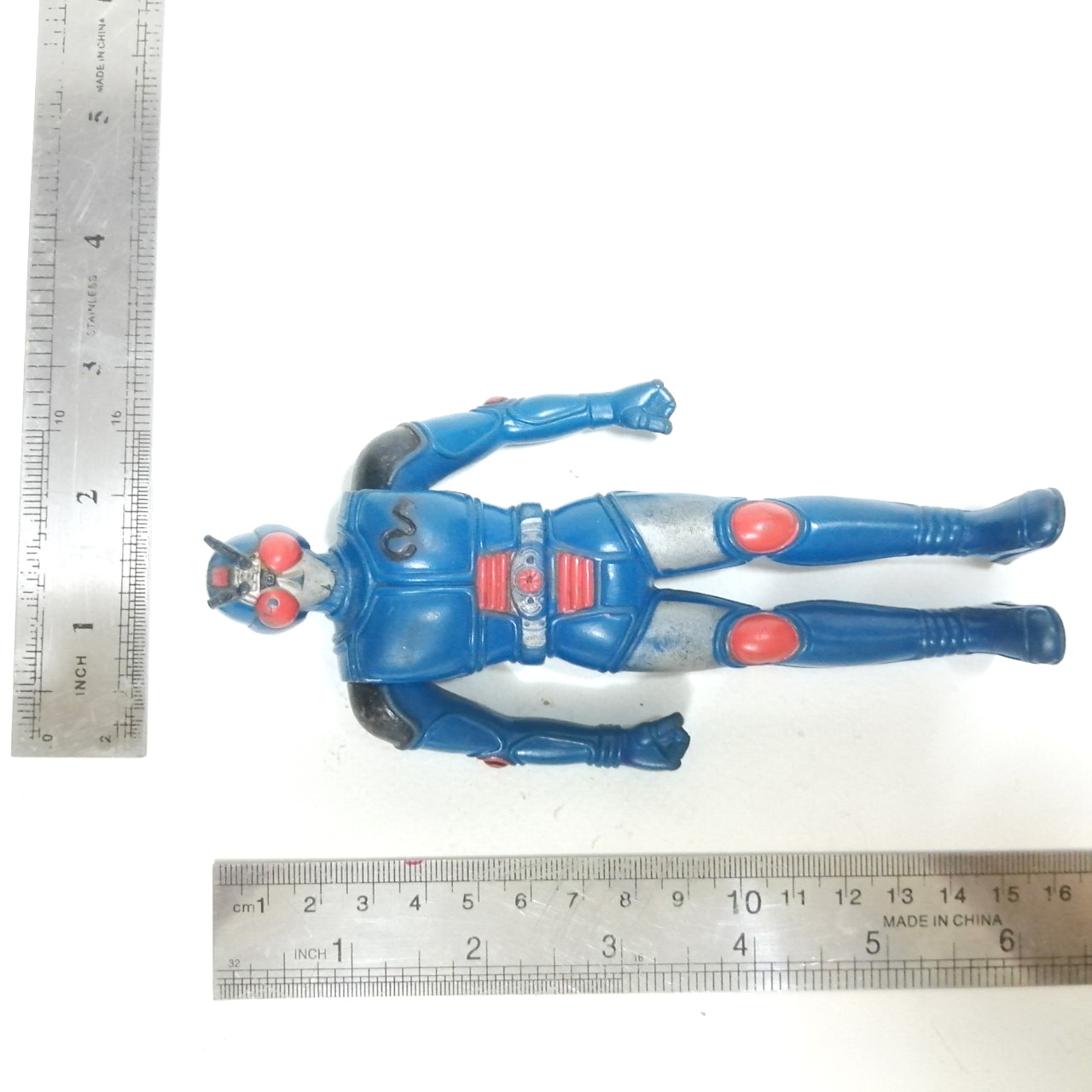 ซอฟ 6นิ้ว *** มีรอยบ้างเขาหัก1ข้าง ไรเดอร์แบล็คอาร์เอ๊กซ์ร่างไบโอไรเดอร์ ขนาดตามรูป