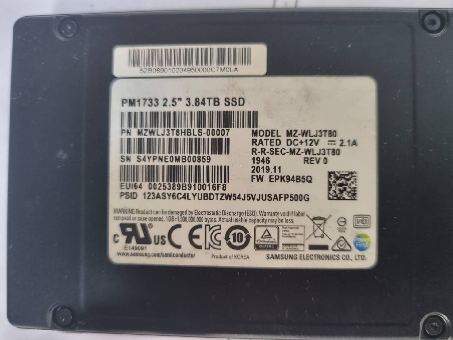 SSD PM1733 2.5" 3.84TB port u2 รองรับ Server รุ่น Dell R640 ขึ้นไป หรือ HP Gen10 ขึ้นไป มี 2 ลูก