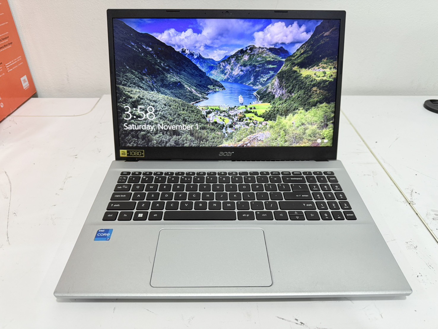 Notebook Acer Aspire 3 N20Q1(i7-1255U/8GB/M.2 512GB/MX550 2GB) + Adapter สุขภาพแบต 83.2% จอมีรอยคียืบอร์ด บางๆ