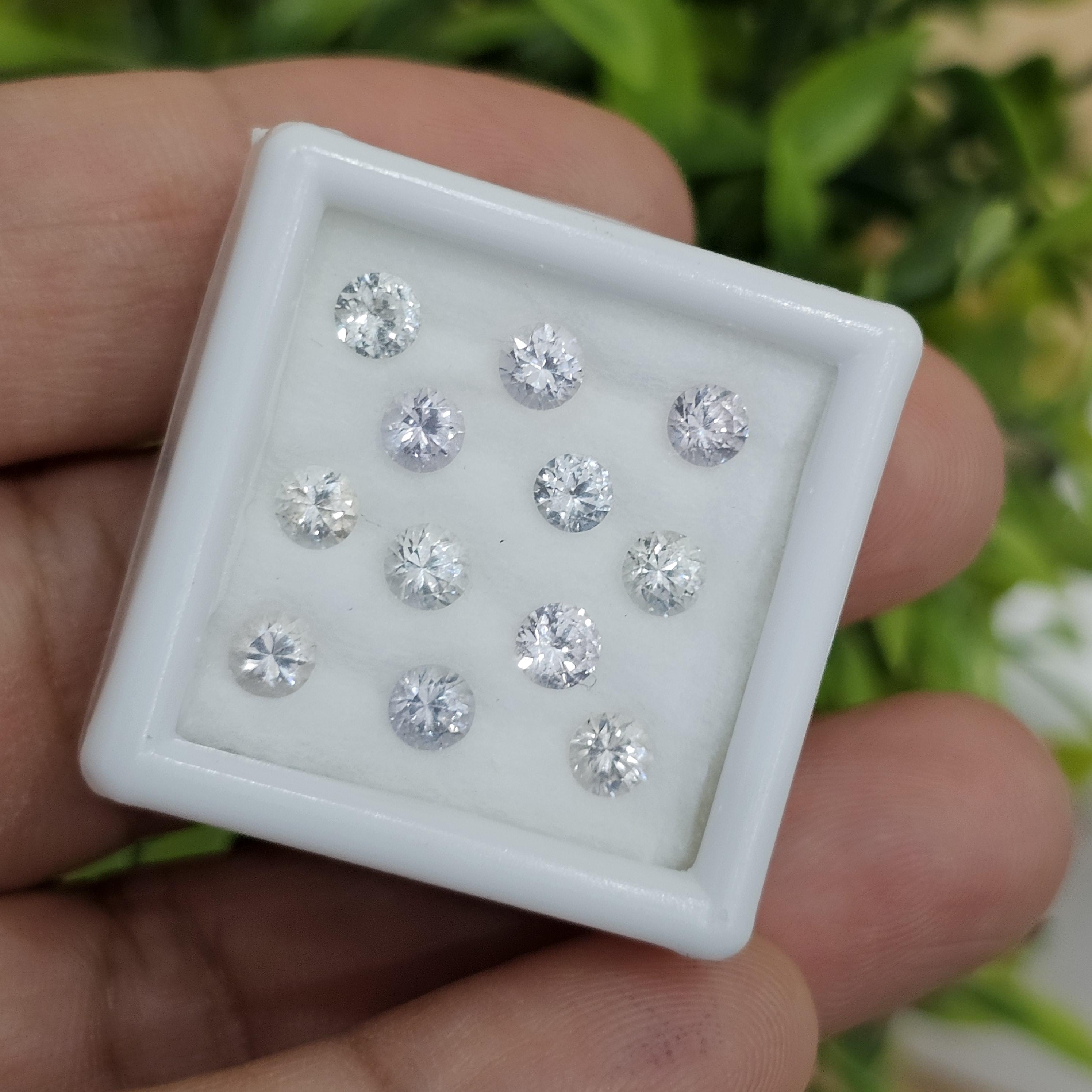 พลอย ขาว ไวท์ แซฟไฟร์ White Sapphire 12 เม็ด 2.81 กะรัต (Cts.) พลอยแท้ อัญมณีมงคลประจําวันเกิด เครื่องประดับพลอย