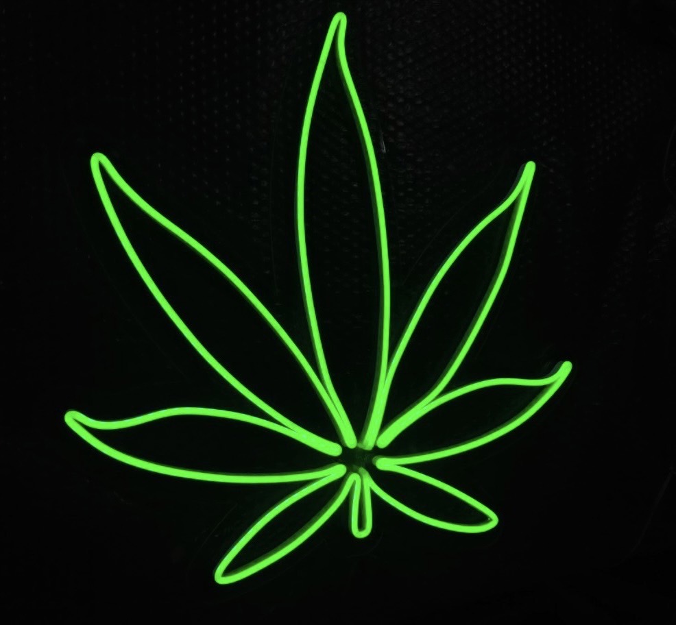 ป้ายไฟนีออนดัดled flex ป้ายไฟตกแต่งร้าน รูปใบกัญชา ขนาด 50x50cm
