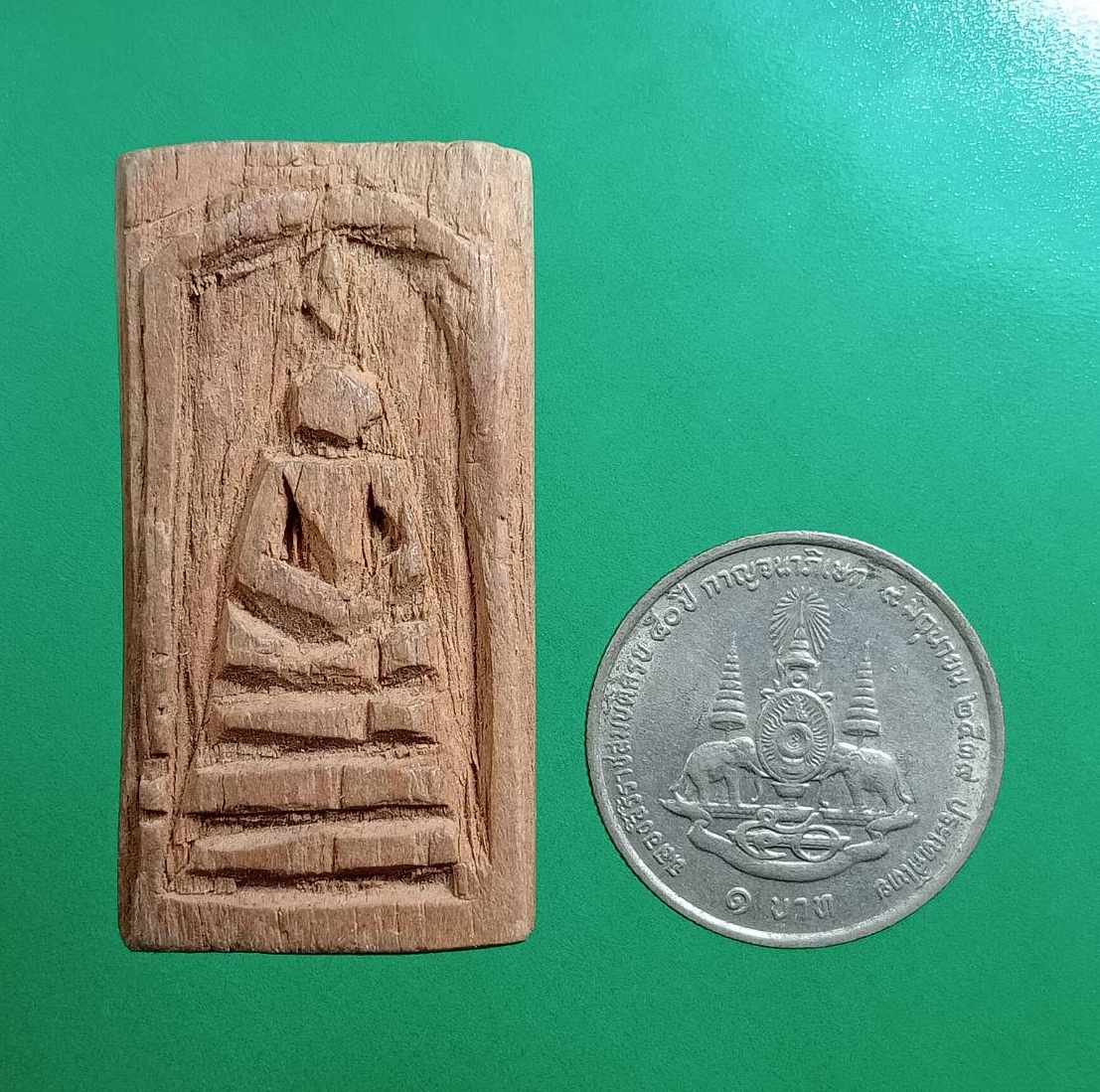 ผ2995 พระสมเด็จ ไม้แกะสลัก ไม่ทราบที่