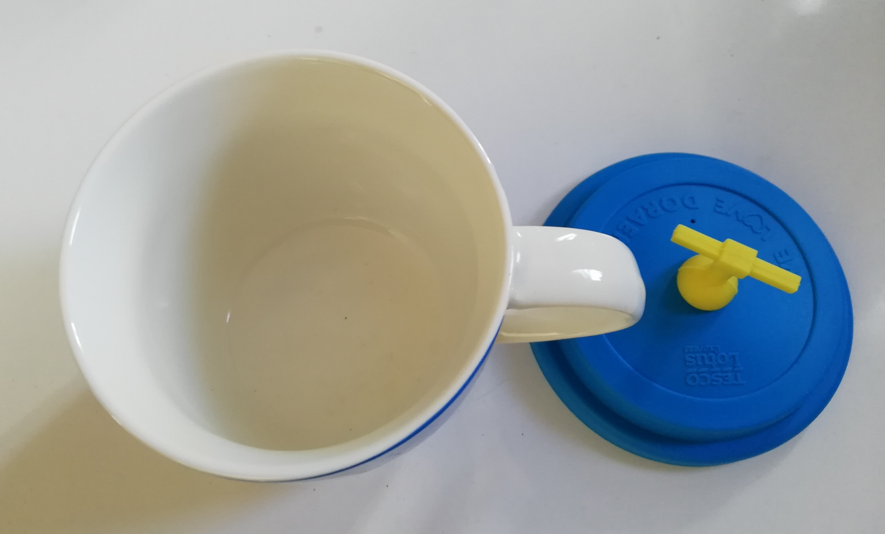 แก้วน้ำเซรามิก "แก้วโดราเอม่อน พรเอมฝายางสีน้ำเงิน มีใบพัดเหลือง" ของสะสมจากเทสโก้ โลตัส,Ceramic glass, Doraemon collection Doraemon collectible glass from Tesco Lotus