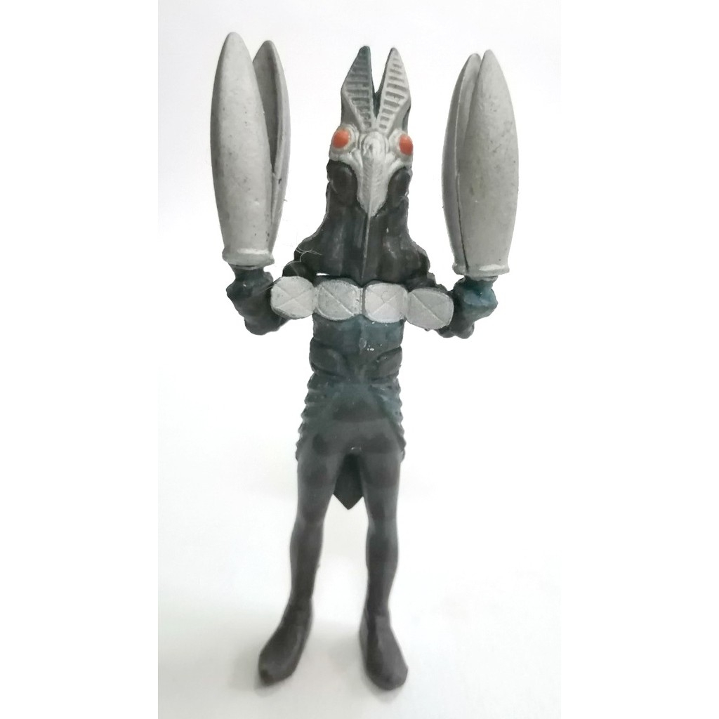 กาชาปอง สัตว์ประหลาดอุลตร้าแมน สัตว์ประหลาด มนุษย์ดาวบัลตั้น2 ตัวนี้มีหลายท่า ท่านี้คือท่าเปิดหน้าอกสะท้อนแสงสเปซ