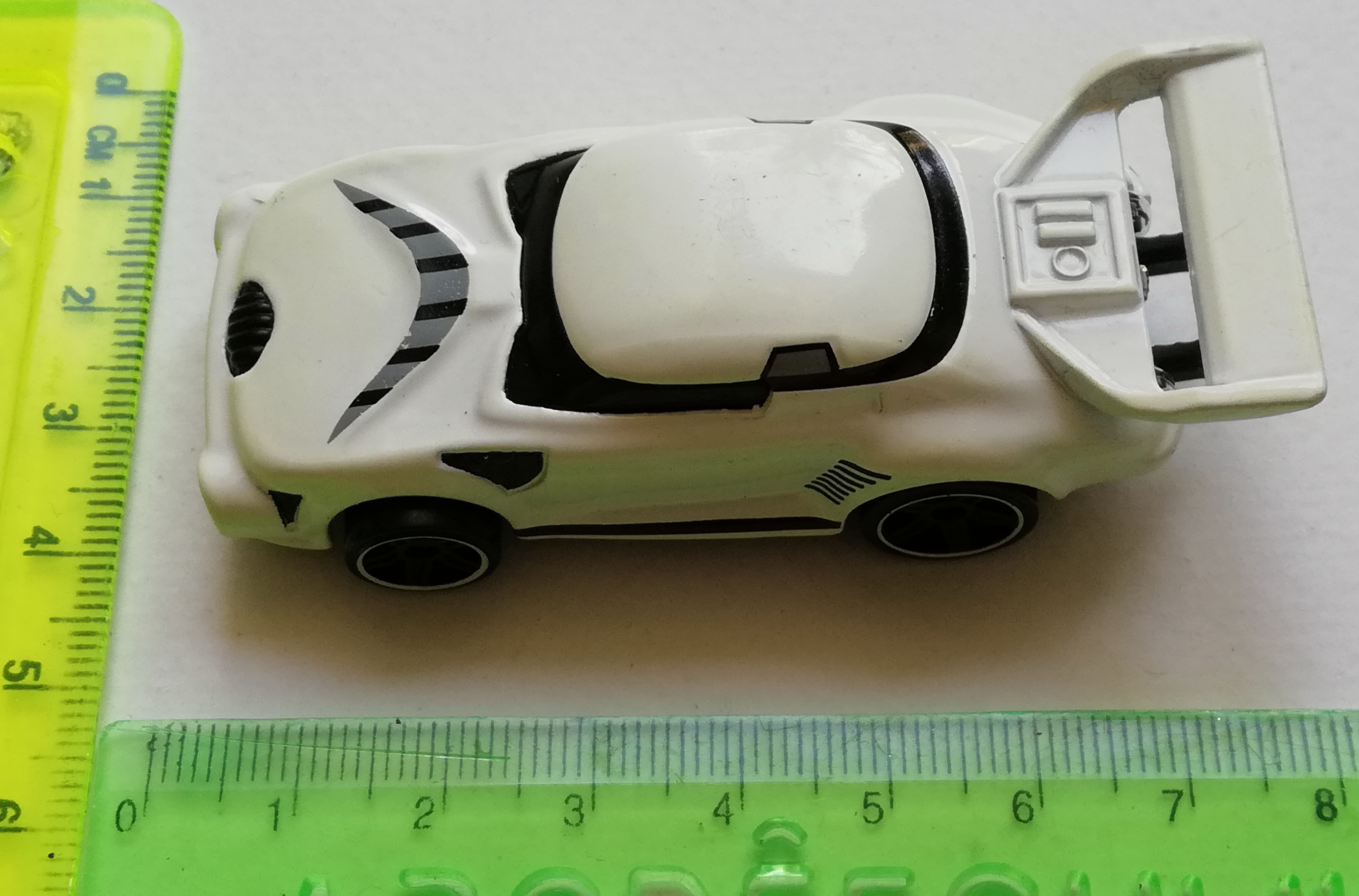 Die Cast,รถเหล็กสีขาว (ออกเหลือง)ลาย สตรอม ทรูปเปอร์ Storm Troopper จาก Star Wars ,CGW43, 2014 Mattel,Hot Wheels **ไม่มีแพ็ค