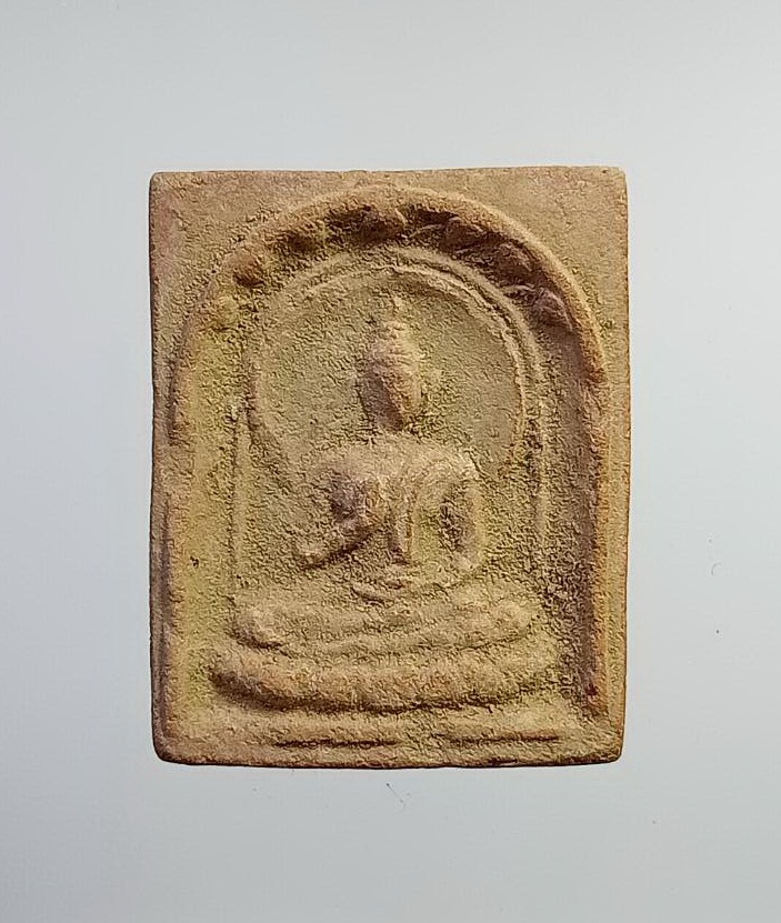 ผ2313 พระสมเด็จปรกโพธิ์ ปางประทานพร เนื้อดิน ไม่ทราบที่ครับ
