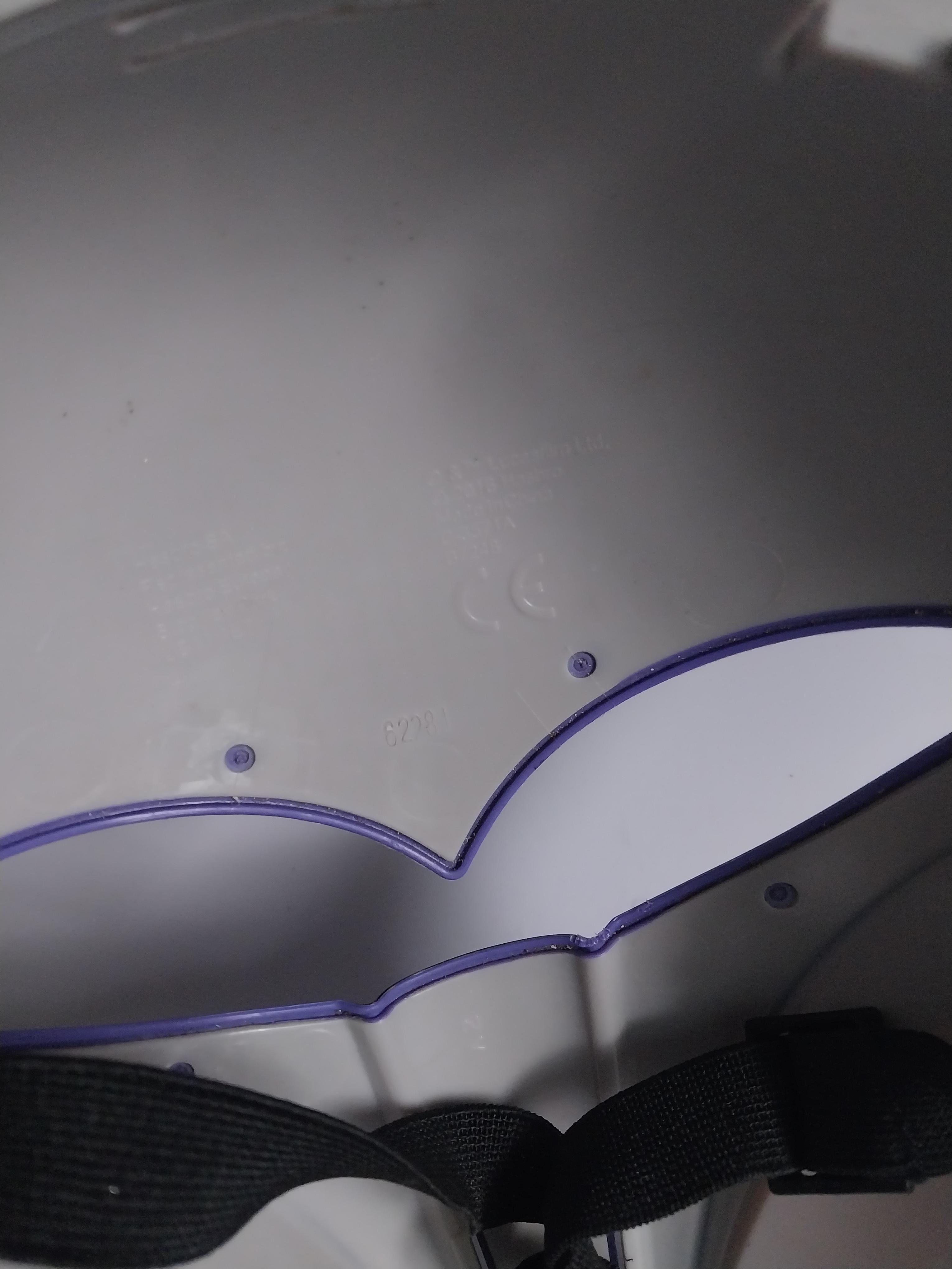 มีหลายภาพของสะสม Star Wars Sabin Wren ชิ้นงานพลาสติกหนาของแท้มีปั๊ม