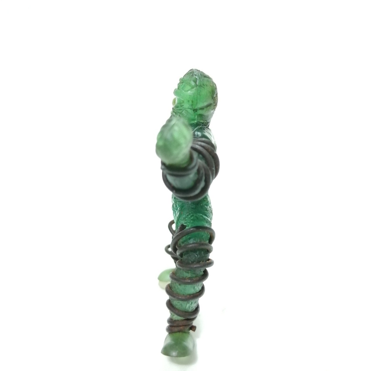 ตุ๊กตุ่นยางแอ๊นท์ ตำรวจอวกาศเกียบัน สีเขียว มีลวดพันแขนขามาตั้งแต่แรกแล้ว ขนาด2-3นิ้ว เก่าเก็บตามสภาพมีรอย