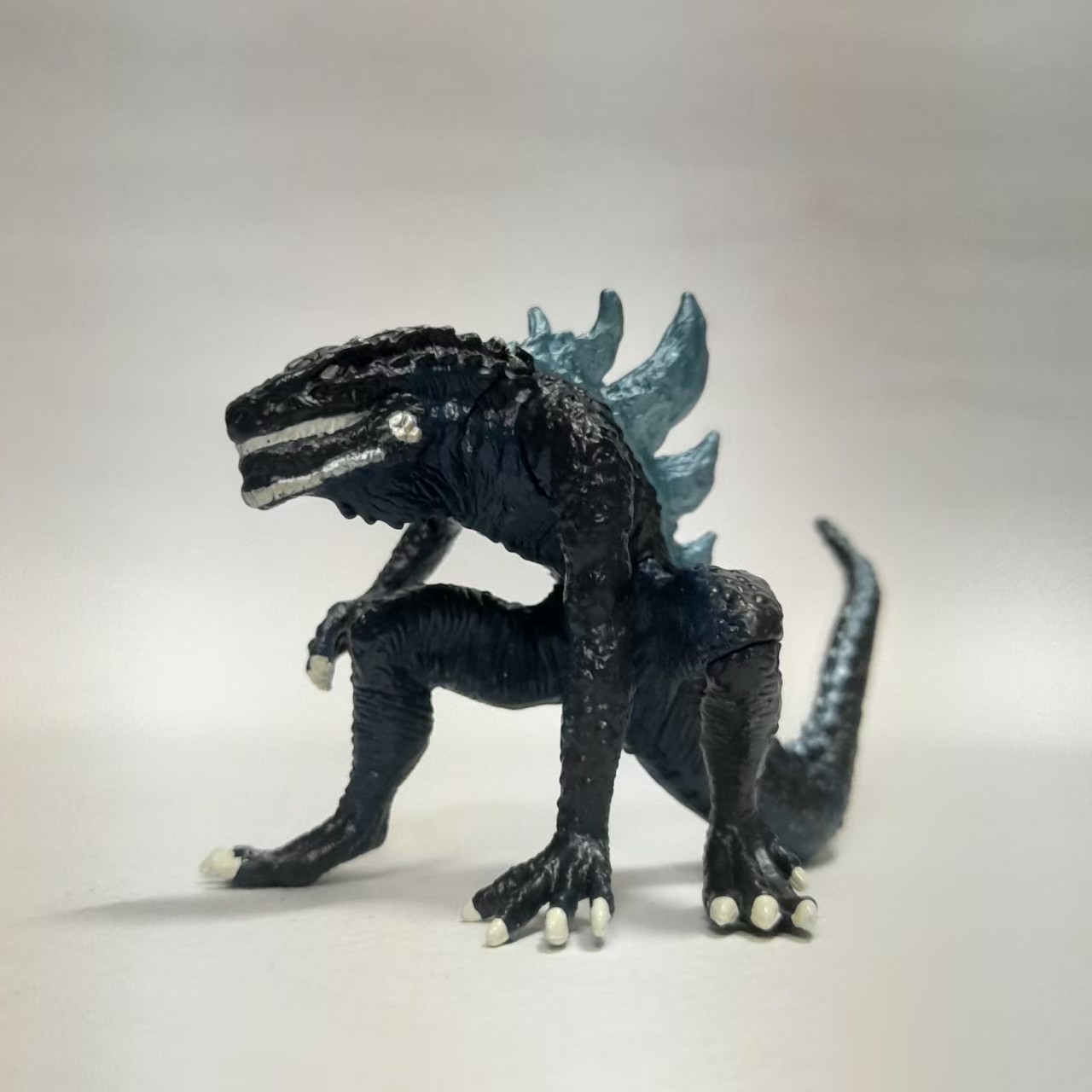 กาชาปอง zilla (ก๊อตซิลล่า อเมริกา) ขนาดตามรูป หายาก มีกาวบางชิ้น มือสองสภาพดี