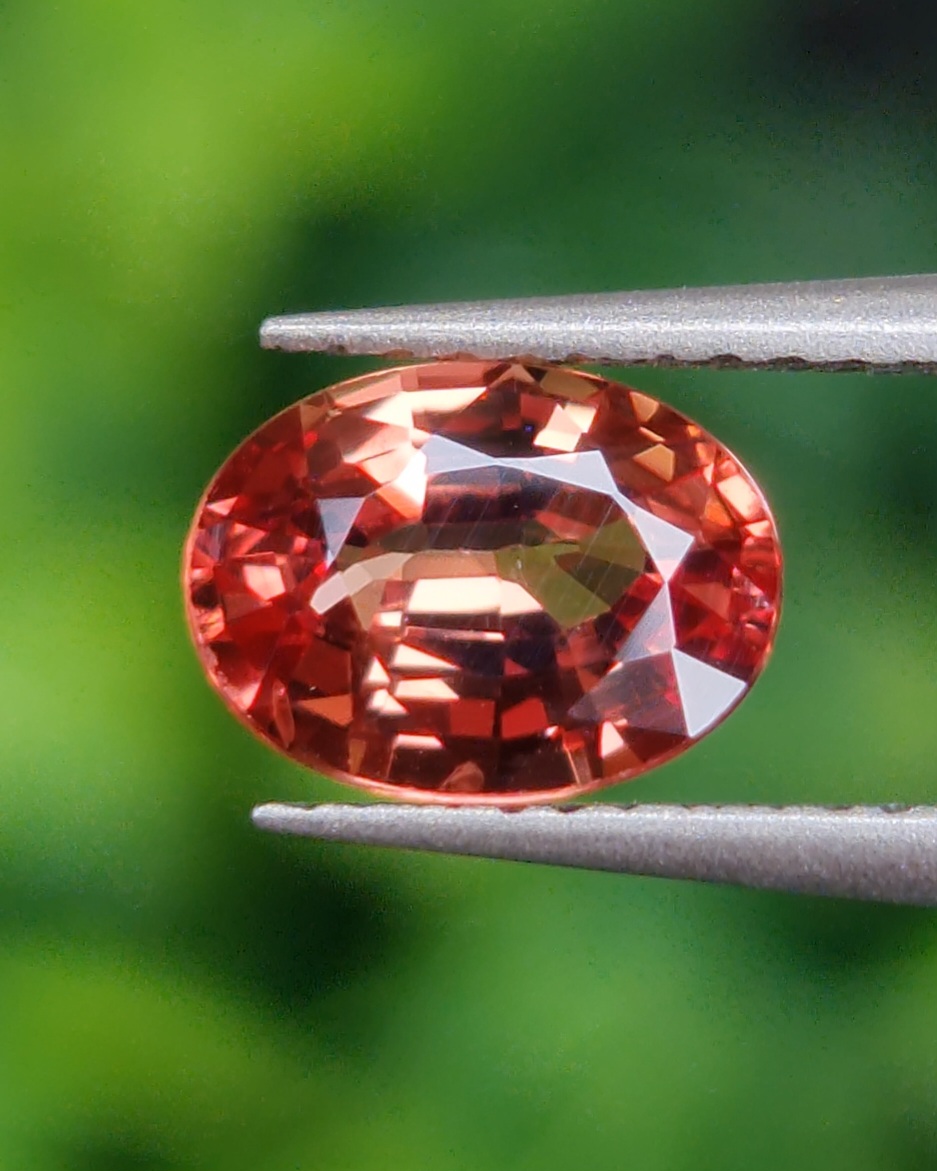 พลอย ซองเจีย ชมพูอมส้ม (Orangish Pink Sapphire) 1.04 กะรัต (Cts.) พลอยแท้ อัญมณีมงคลประจําวันเกิด เครื่องประดับพลอย