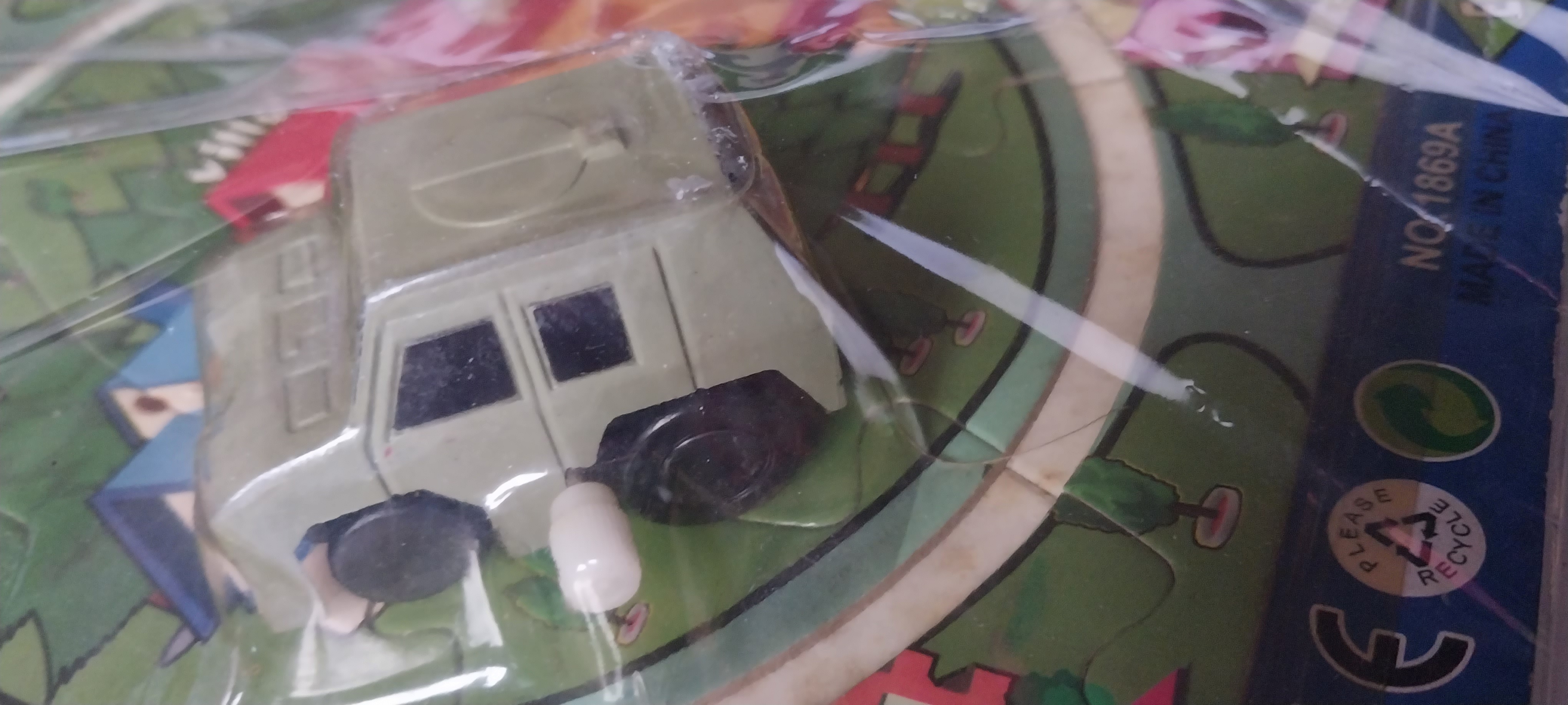 ของเก่าสะสม มีหลายภาพ**ไม่แกะทดสอบลาน เกมส์รถไขลานวิ่งในรางจิ๊กซอร์ ของ LOVELY CAR สีเทา สภาพเก่าเก็บตามสภาพ ยังไม่แกะแพค แบบ#2