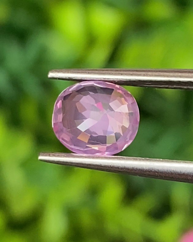 พลอย ชมพู พิ้ง แซฟไฟร์ Pink Sapphire 1.47 กะรัต (Cts.) พลอยแท้ อัญมณีมงคลประจําวันเกิด เครื่องประดับพลอย