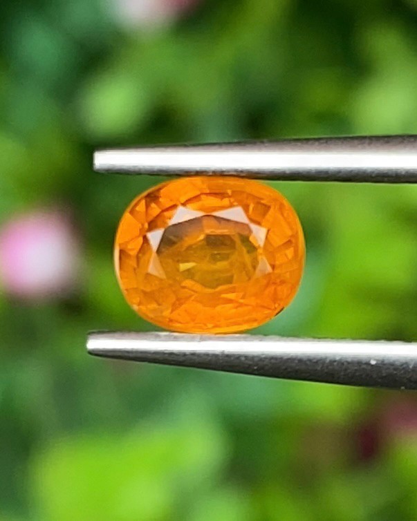 พลอย บุษราคัม yellow sapphire 1.11 กะรัต (Cts.) พลอยแท้ อัญมณีมงคลประจําวันเกิด เครื่องประดับพลอย