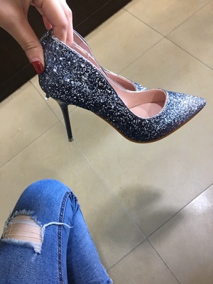 รองเท้าออกงาน รองเท้าส้นสูง แต่งกากเพชร ไล่สี สวยหรู