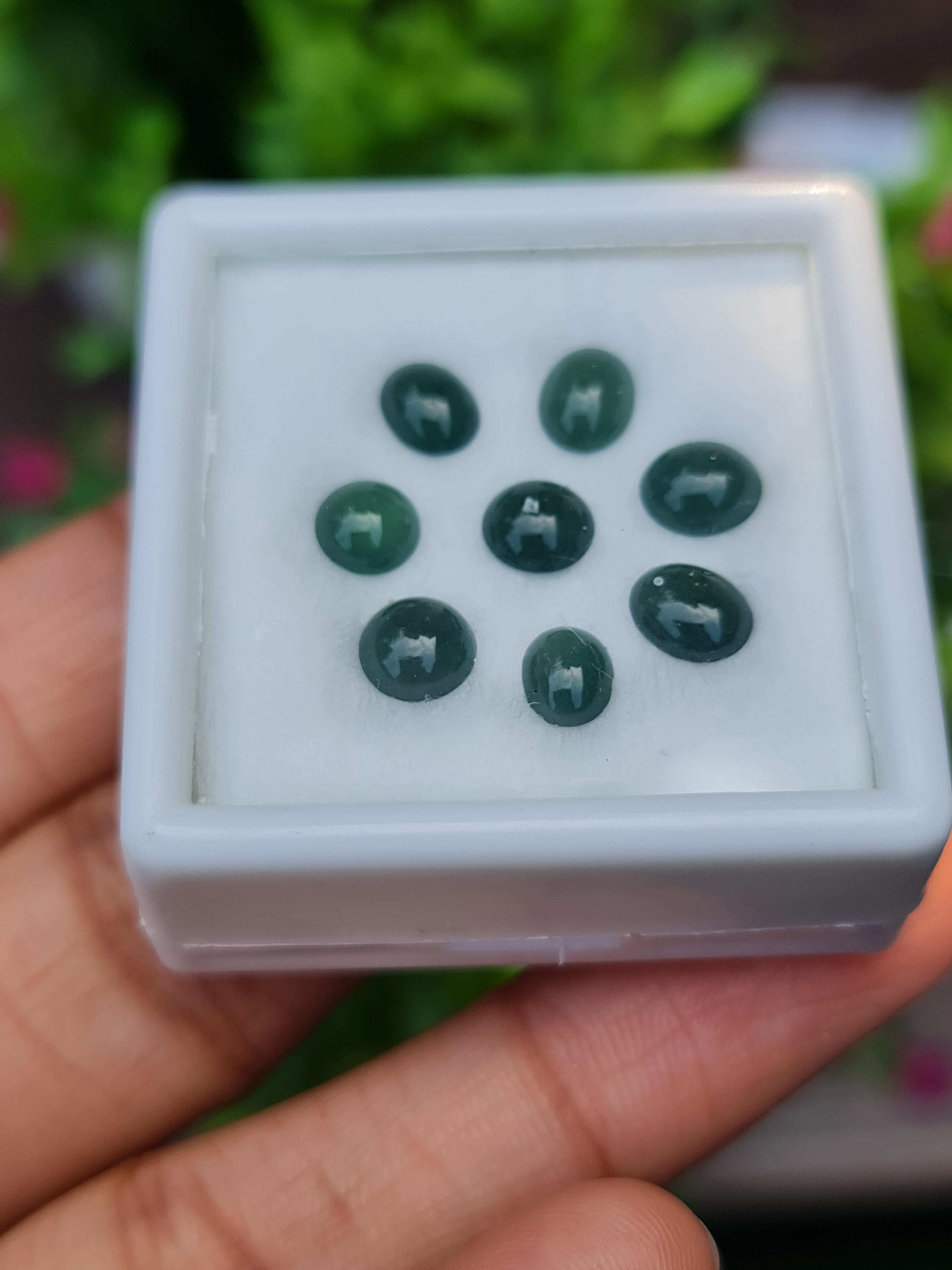 หยกพม่า (Burmese jadeite ) 8 เม็ด 5.39 กะรัต หยกแท้ อัญมณีมงคลประจําวันเกิด เครื่องประดับหยก