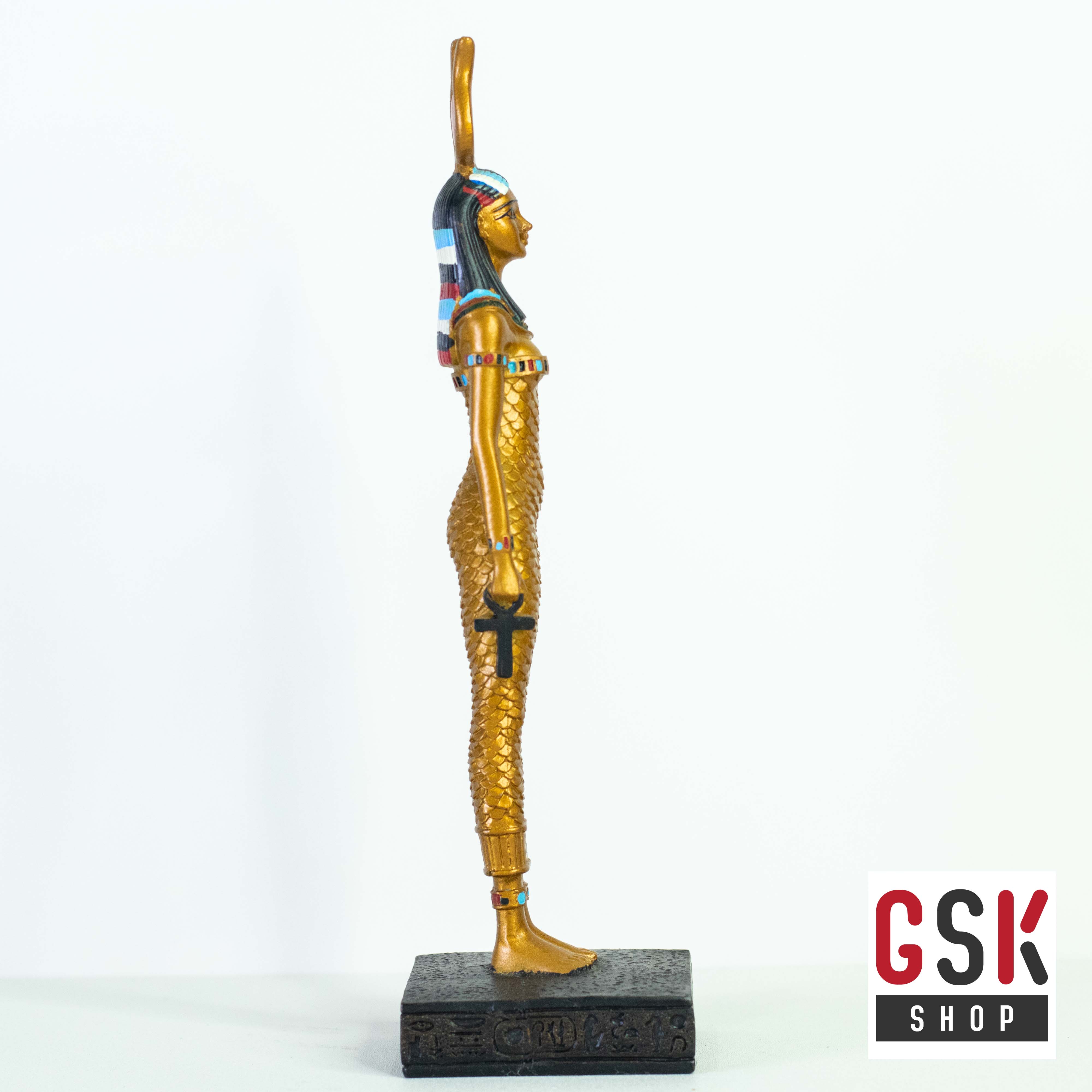 คลีโอพัตรา (มือสอง) งานตั้งโชว์