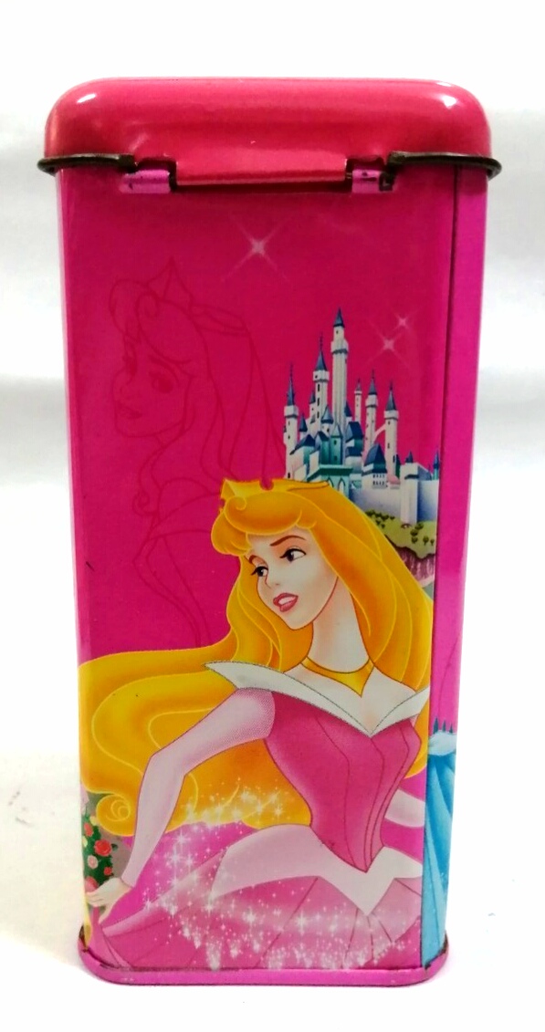 ของสะสมเจ้าหญิงดิสนีย์ Disney Princess กระปุกออมสินสีหวาน งานโลหะ พิมพ์ลายเจ้าหญิงทั้ง4ด้าน :-ซินเดอเรลล่า, แอเรี่ยล, สโนว์ไวท์, ออโรร่า **ตัวล๊อกฝาชำรุดตามภาพ