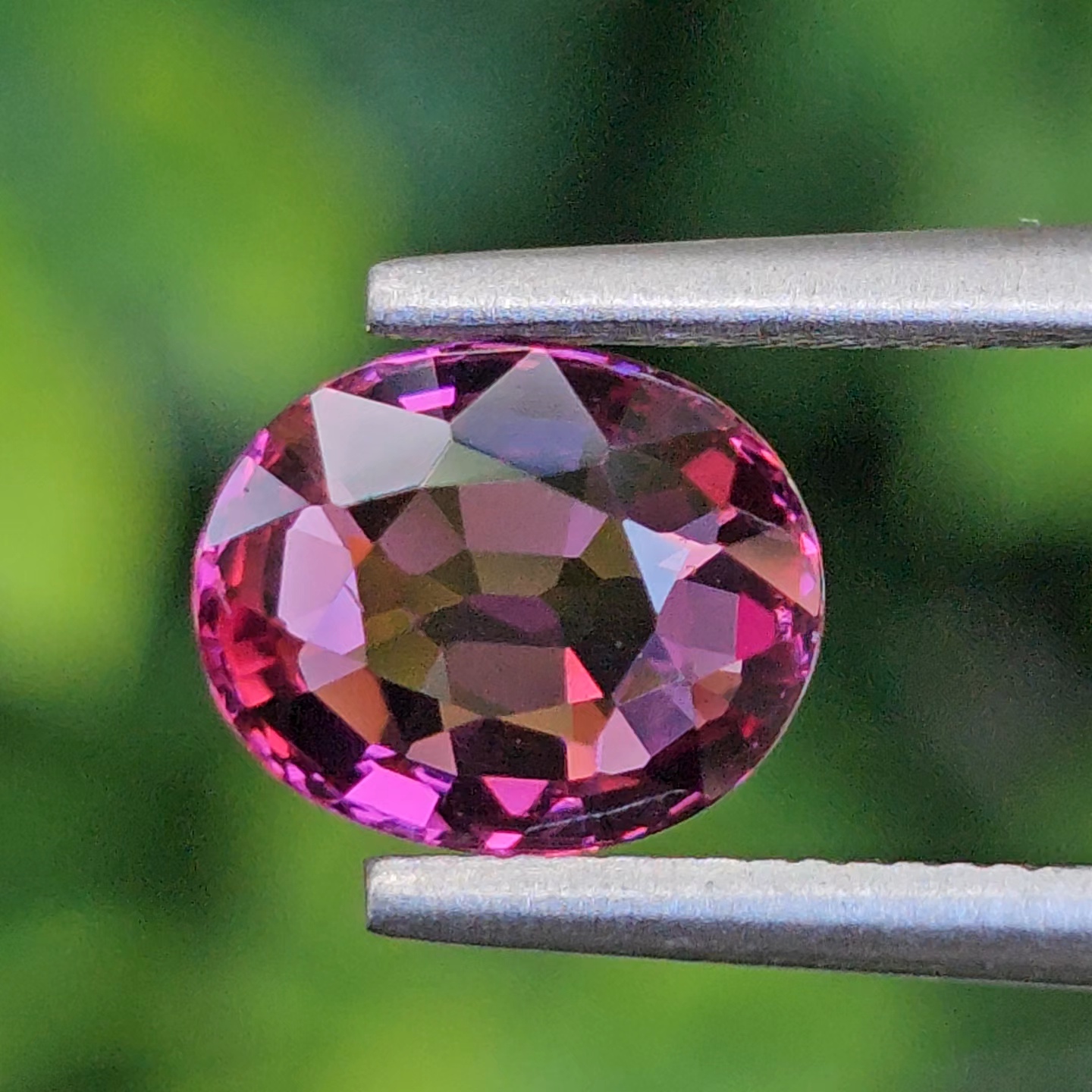 พลอย อุมบาไลต์ การ์เน็ต Umbalite Garnet 1.56 กะรัต (Cts.) ดิบ Unheated ลอยแท้ อัญมณีมงคลประจําวันเกิด เครื่องประดับพลอย