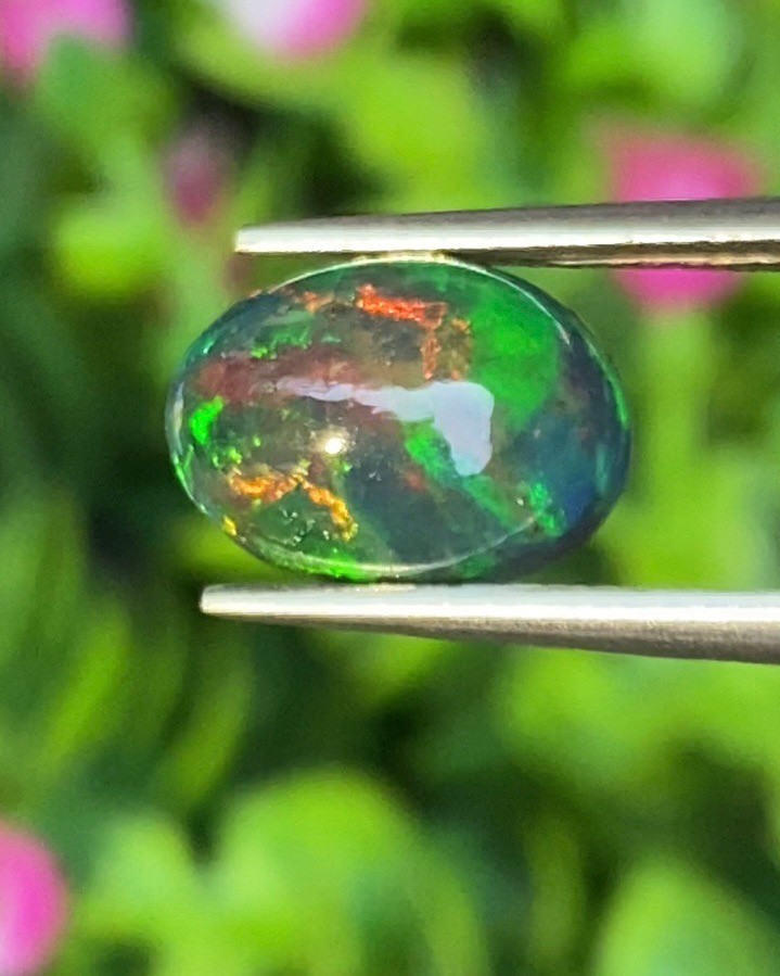 พลอย แบล็ก โอปอล Black Opal 2.53 กะรัต (Cts.) พลอยแท้ อัญมณีมงคลประจําวันเกิด เครื่องประดับพลอย