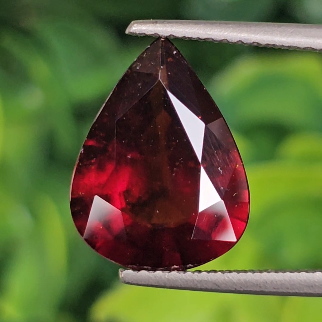 พลอย เฮลโซไนท์ การ์เน็ท Hessonite Garnet 4.05 กะรัต (Cts.) พลอยแท้อัญมณีมงคล ประจําวันเกิด เครื่องประดับพลอย