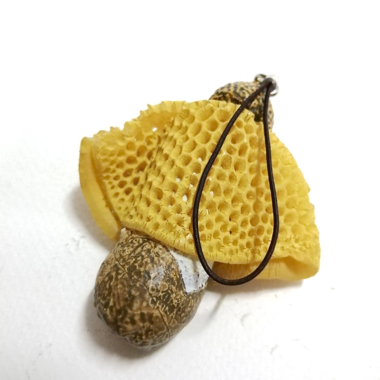 พวงกุญแจ ยาง 3นิ้ว เห็ดเยื่อไผ่ สภาพพอใช้ พวงกุญแจเชือกคล้องครบ