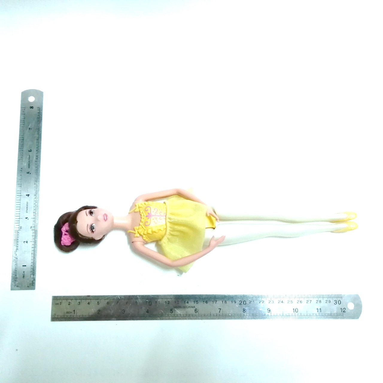 ตุ๊กตาบาร์บี้**ยางยืดกระโปรงหลวม,เจ้าหญิงดิสนีย์, ขนาดตามรูป เบลล์ จาก โฉมงามกับเจ้าชายอสูร สภาพดีมีรอยบ้าง