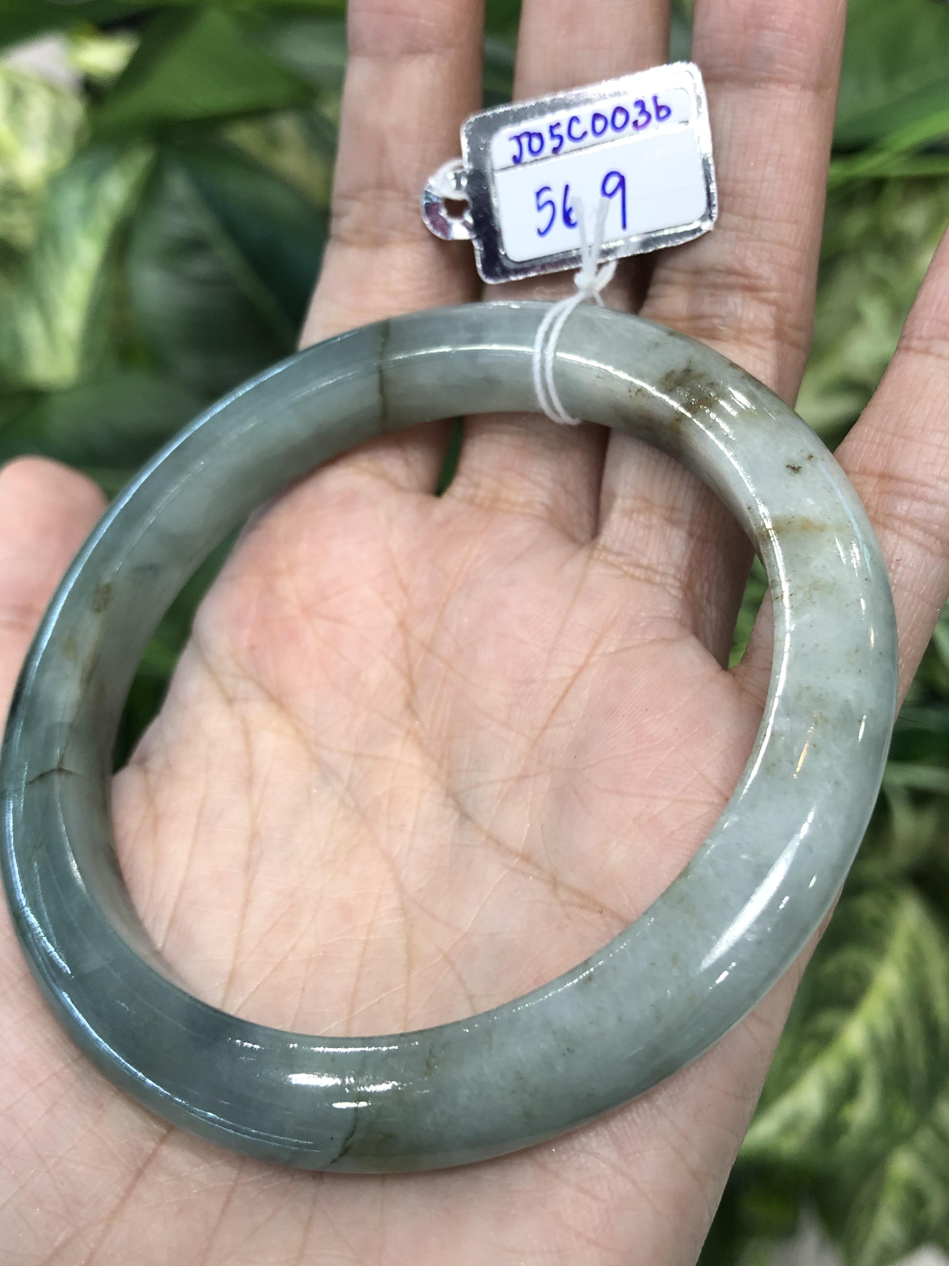 J05C0036 หยก พม่า แท้ Jade กำไลหยก 56.9 มม. (Jade bracelet) พม่า (Myanmar)