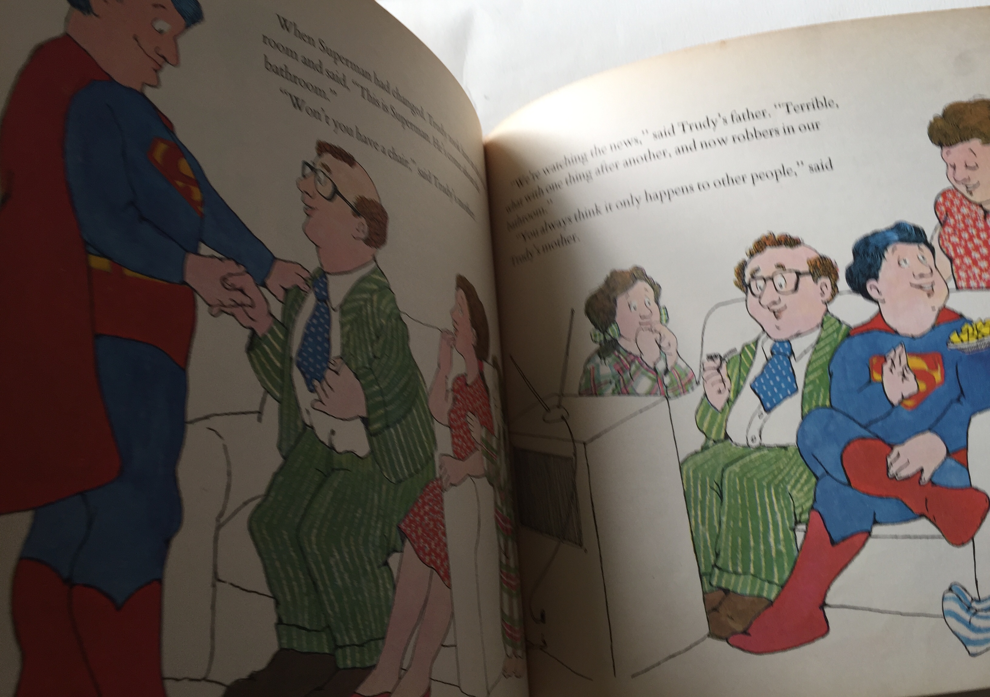 หนังสือภาพวาดสวยปกแข็ง ฉบับภาษาอังกฤษ, ** มีตำหนิตามภาพ, มีรอยเขียนชื่อ belong to Art Singtoroj, TELL ME A TRUDY โดย LORE SEGAL ภาพโดย ROSEMARY WELLS, ปีที่พิมพ์ 1977